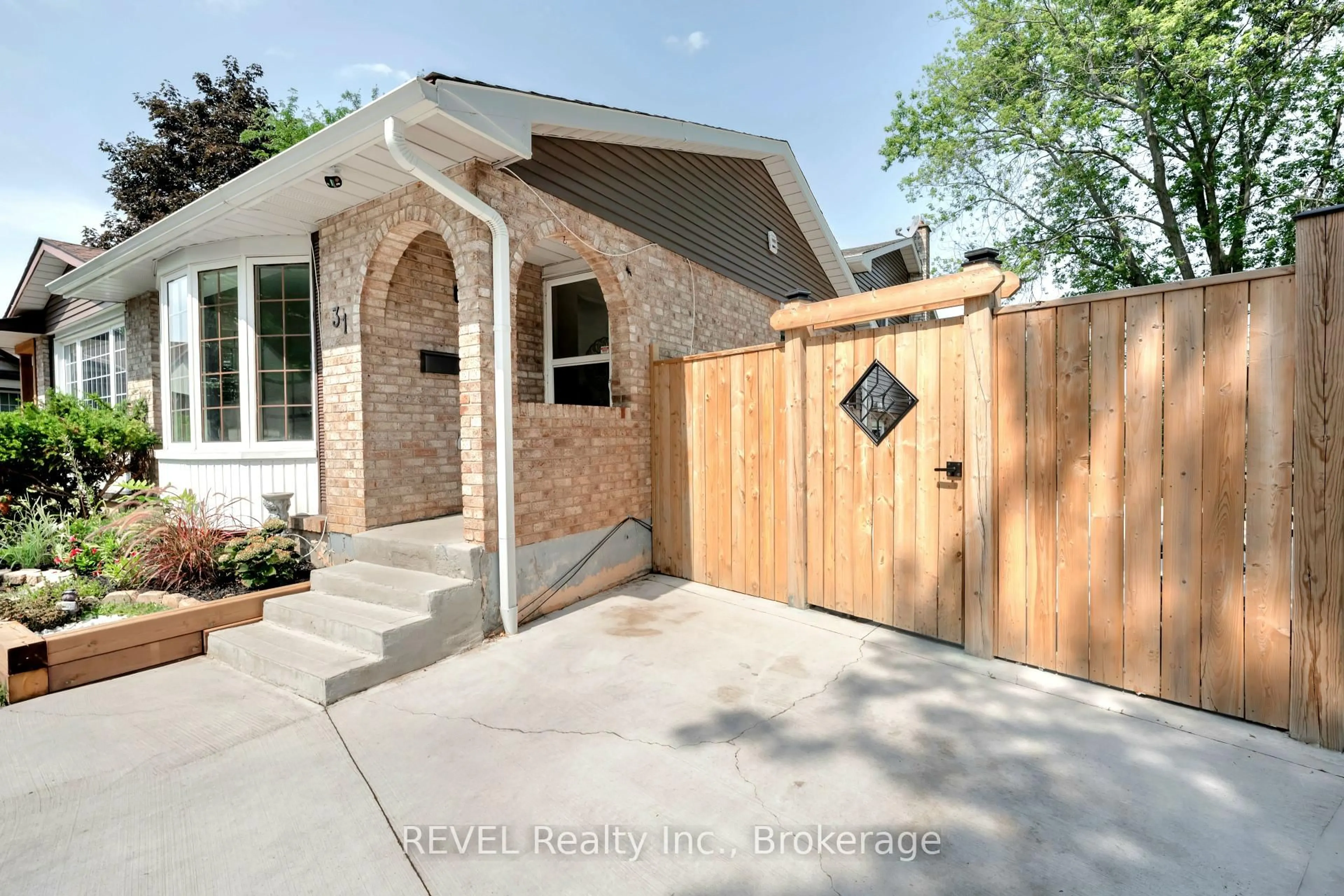 Home with brick exterior material, street for 31 Deborah Crt, St. Catharines Ontario L2P 3R6