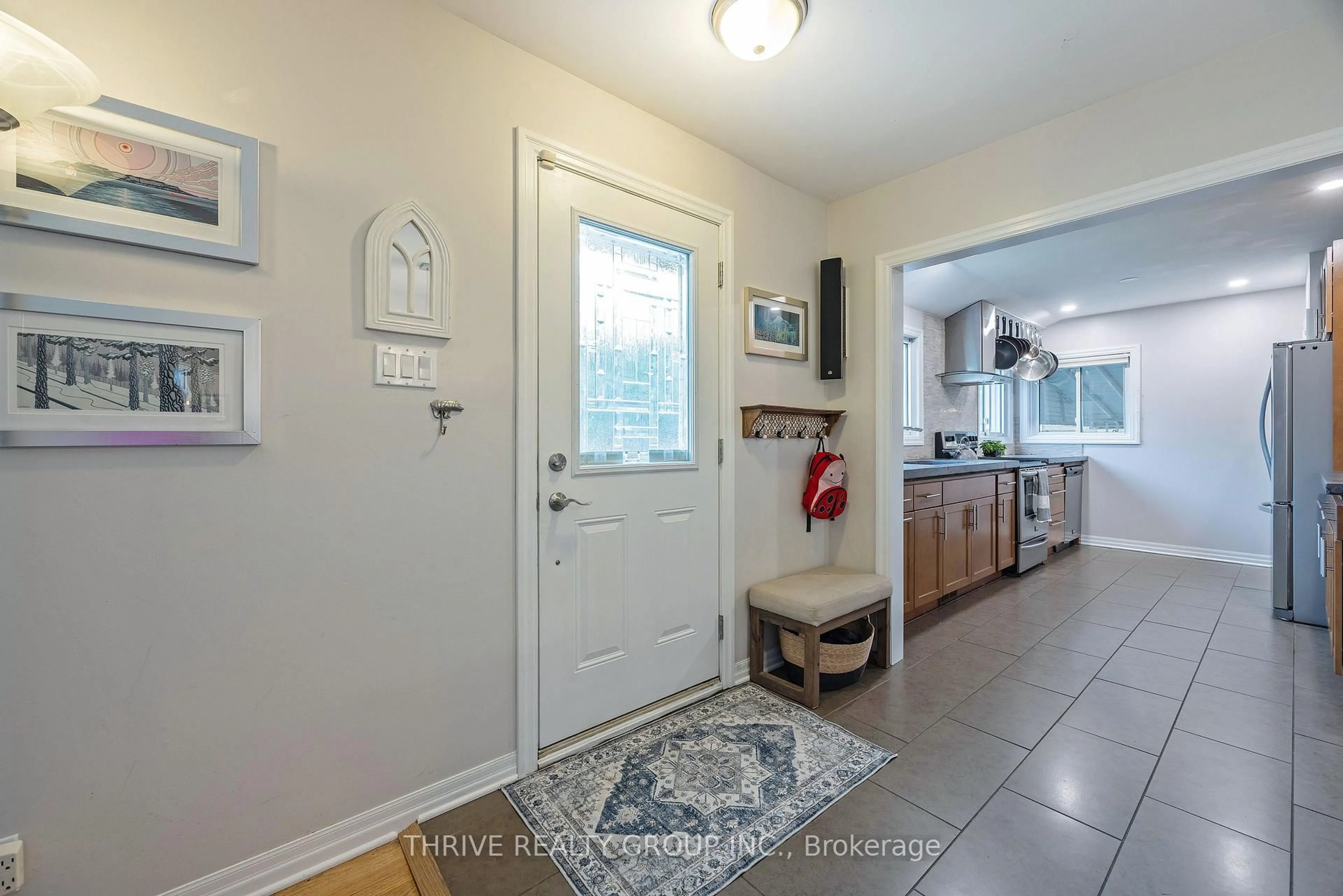 Indoor entryway for 405 Beachwood Ave, London South Ontario N6J 3J9