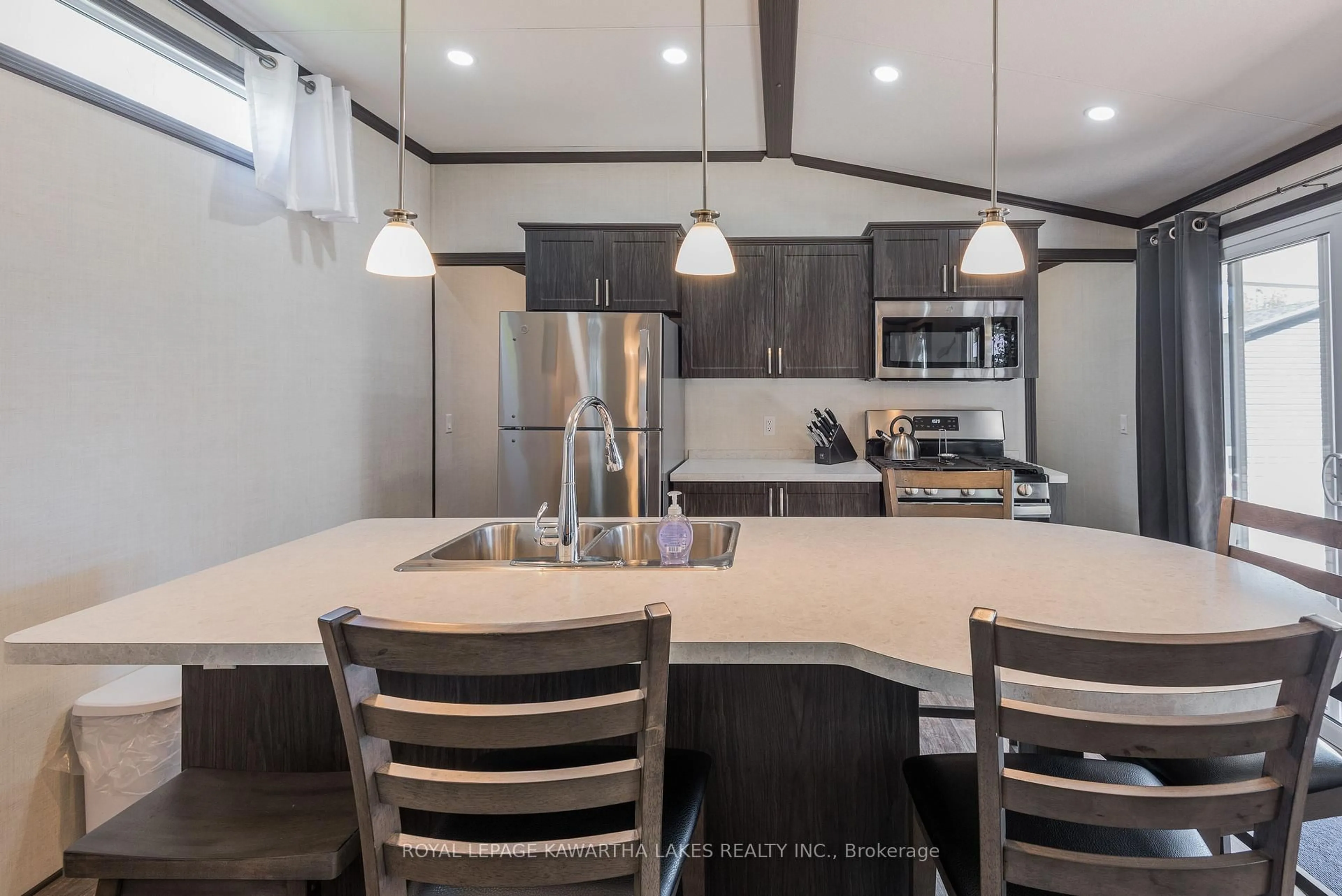 Open concept kitchen, unknown for 657 Thunder Bridge Rd #CV003, Kawartha Lakes Ontario K9V 4R1