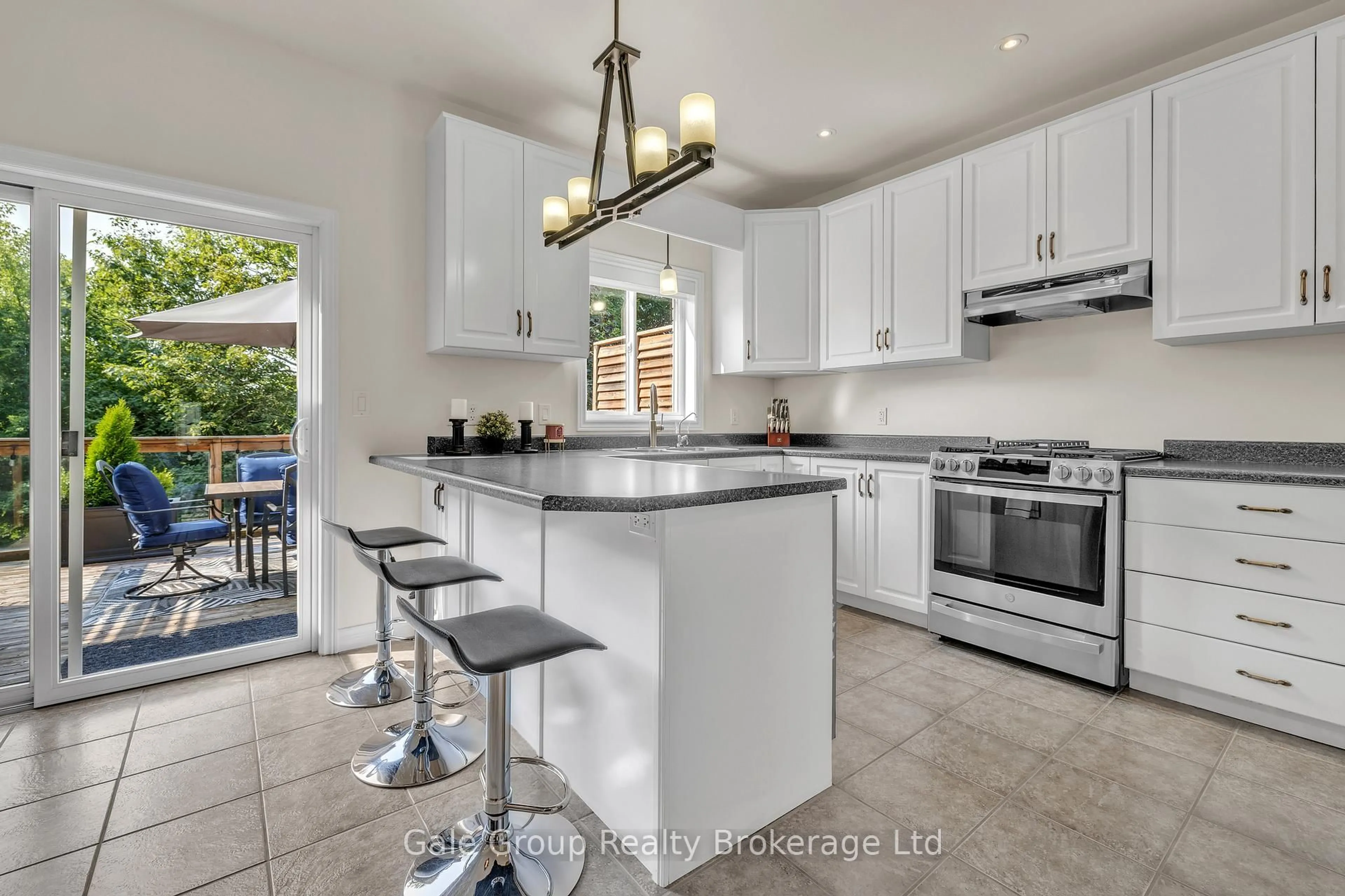 Open concept kitchen, ceramic/tile floor for 25 Howard Marshall St, North Dumfries Ontario N0B 1E0