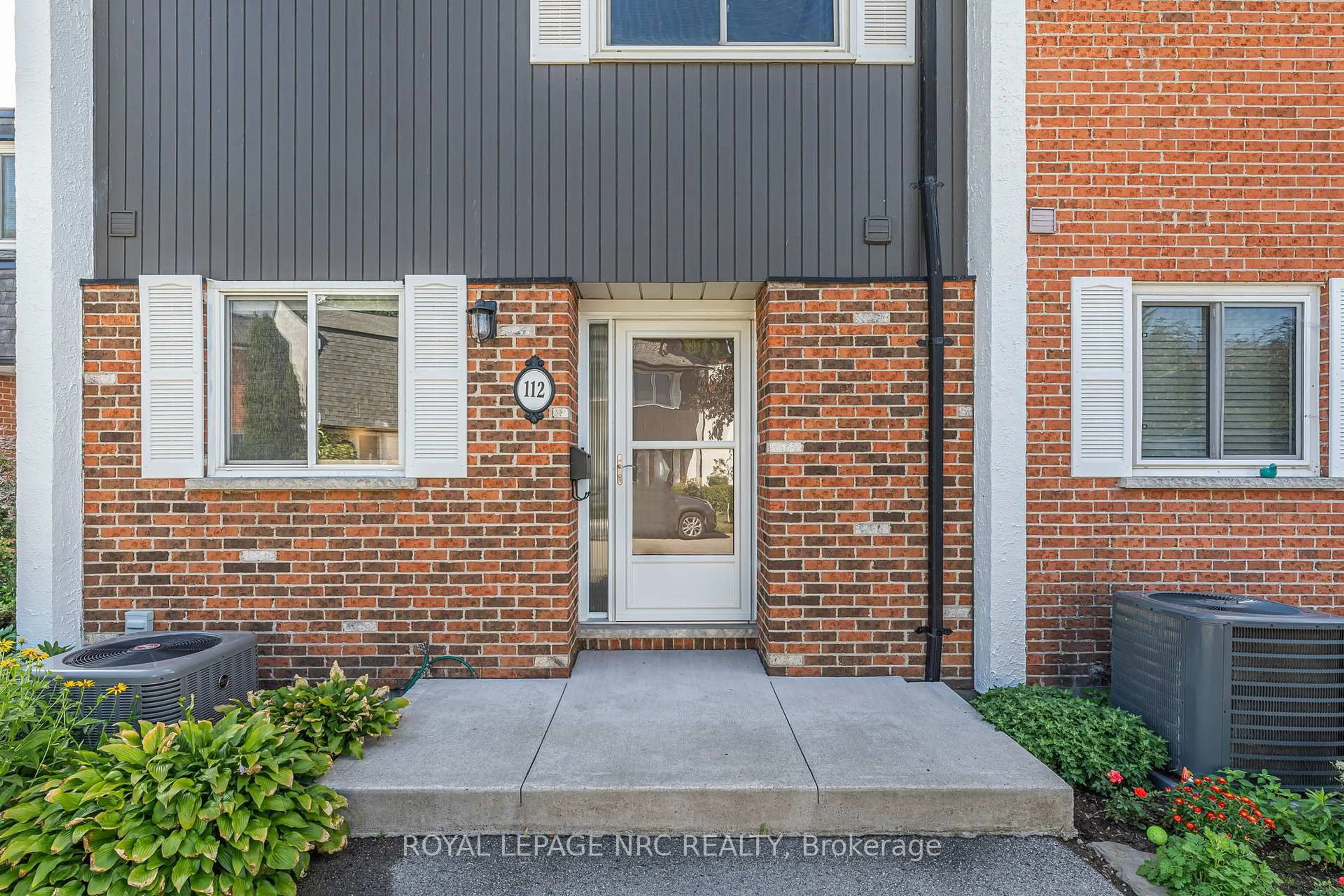 Home with brick exterior material, street for 77 Linwell Rd #112, St. Catharines Ontario L2N 6R1