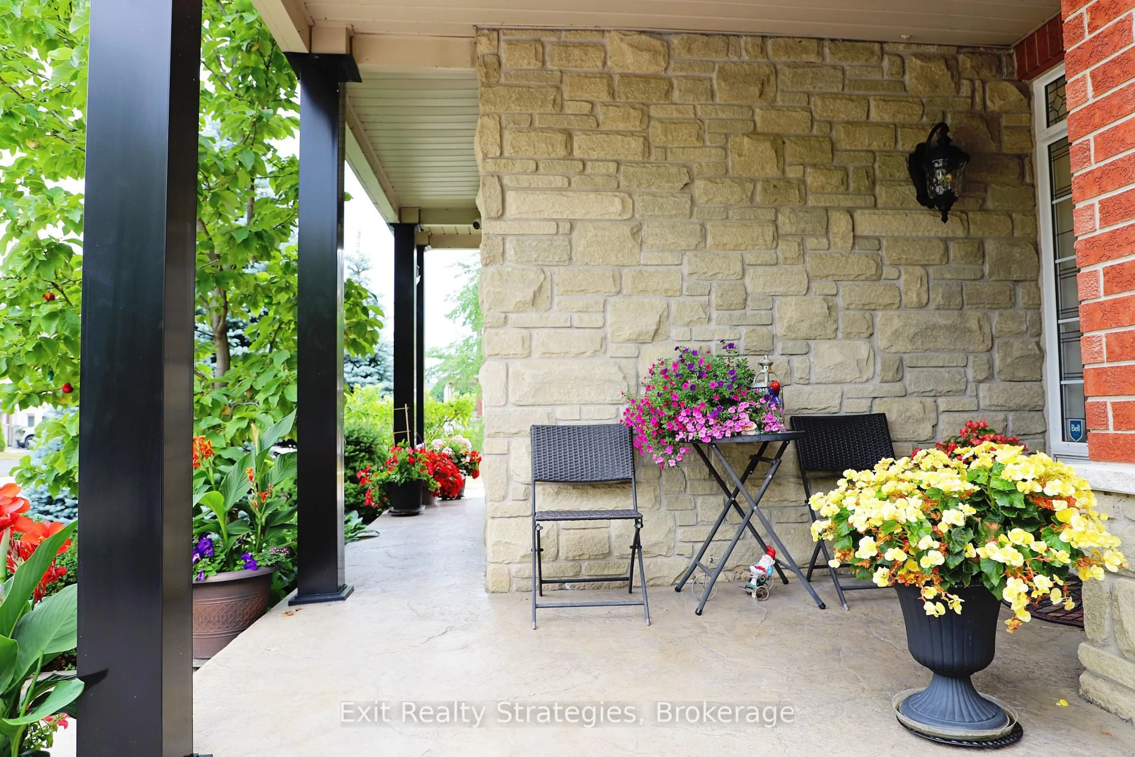 Patio, street for 100 Springstead Ave, Hamilton Ontario L8E 6E9
