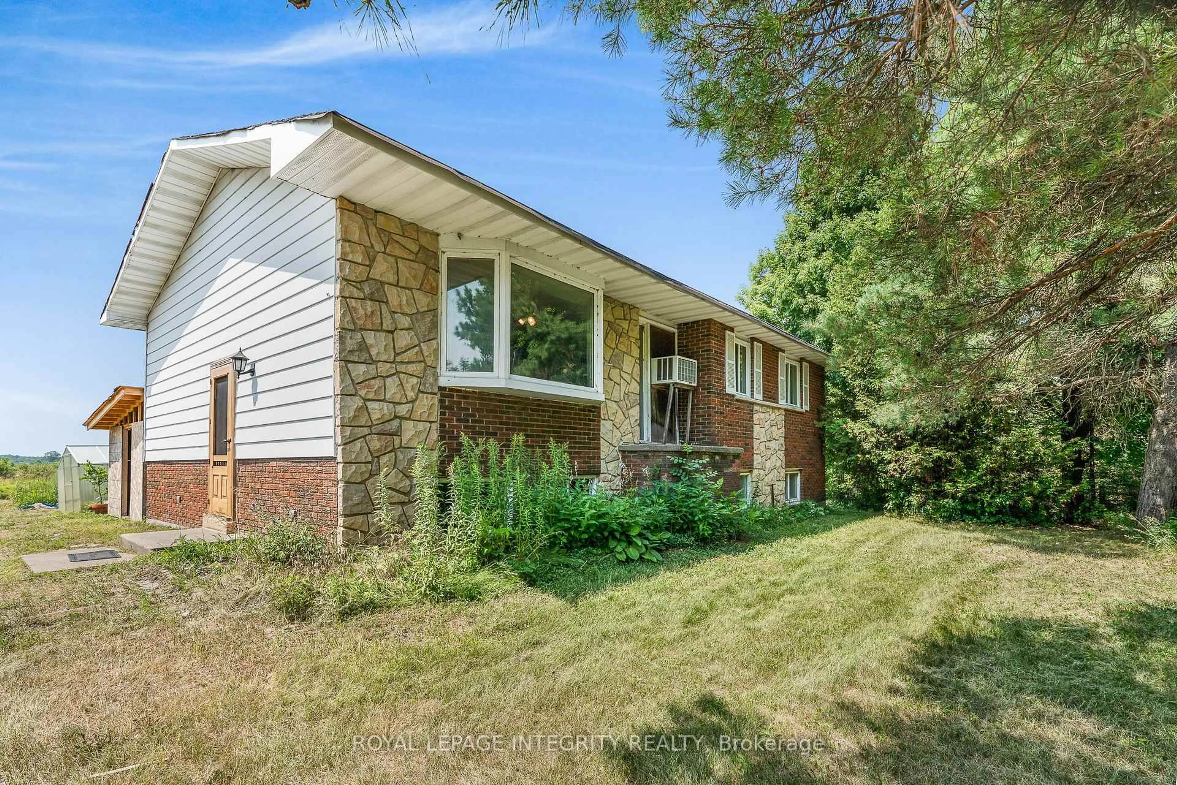 Home with brick exterior material, unknown for 4828 Frank Kenny Rd, Orleans Ontario K4B 0J5