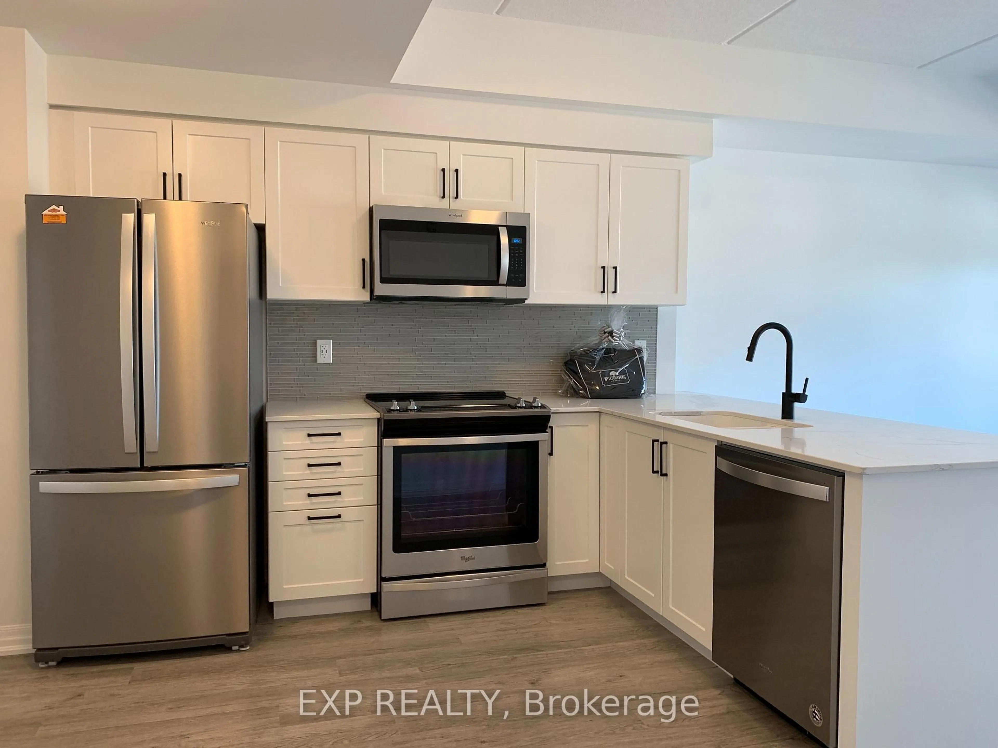 Unknown for 195 commonwealth St #209, Kitchener Ontario N2E 0H5