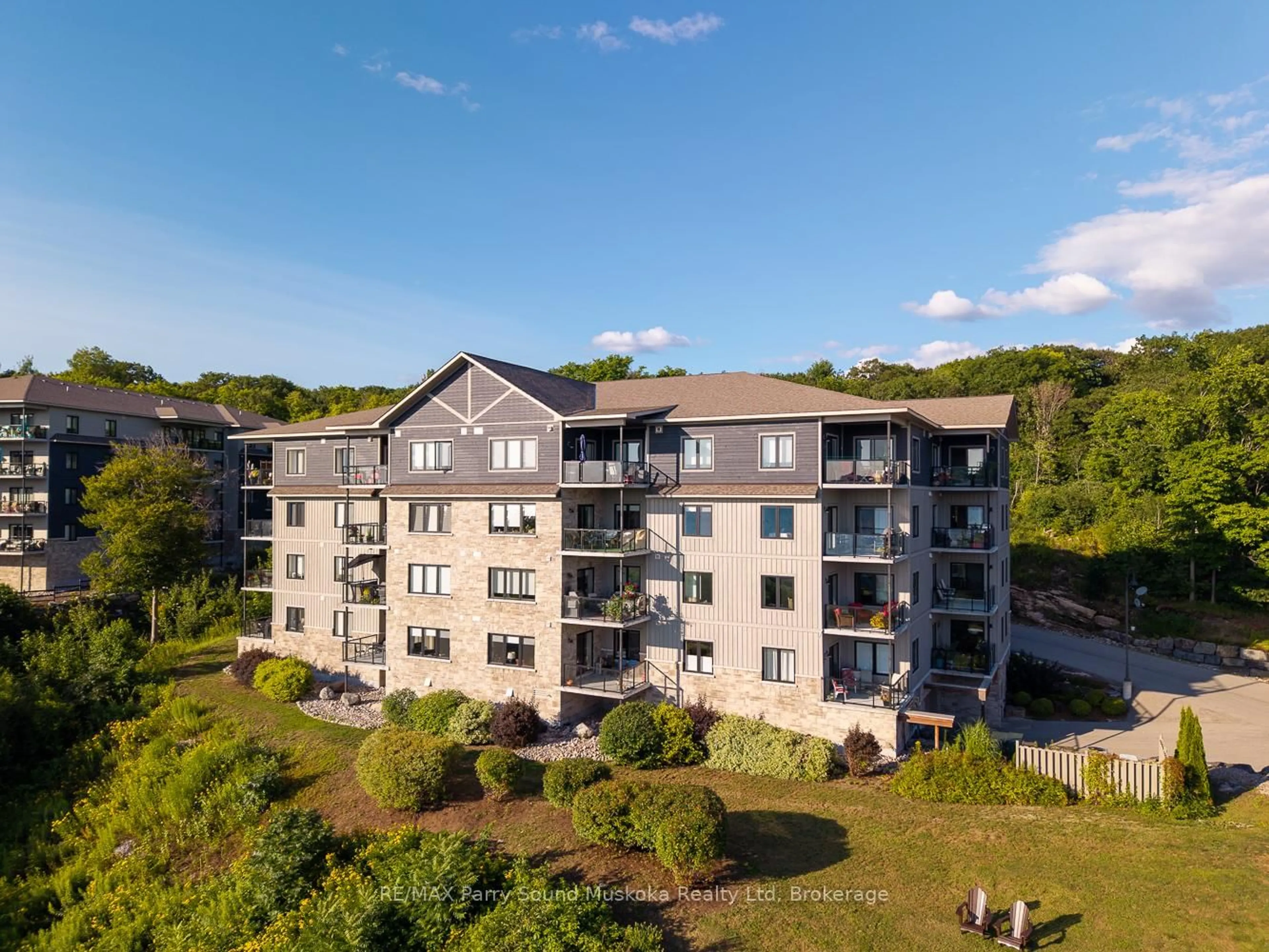 A pic from outside/outdoor area/front of a property/back of a property/a pic from drone, building for 11C Salt Dock Rd #107, Parry Sound Ontario P2A 3B6