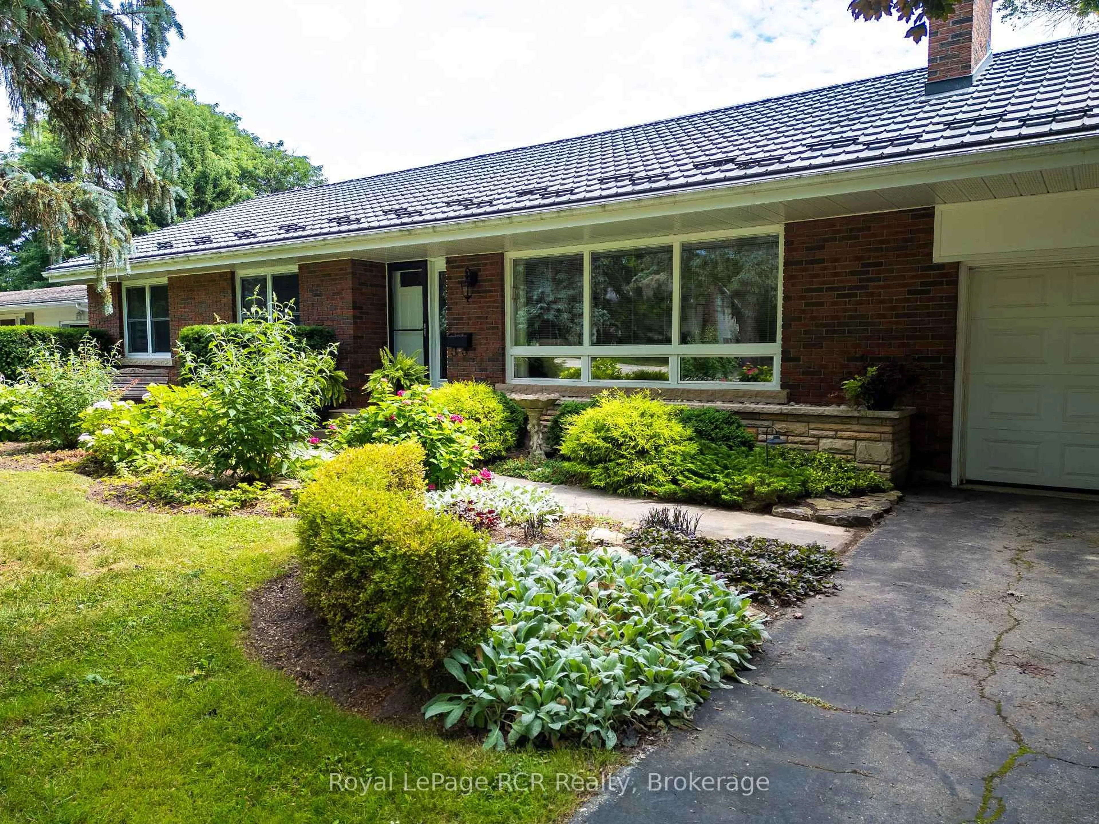 Home with brick exterior material, street for 177 3RD AVE SW, Georgian Bluffs Ontario N4K 5T5