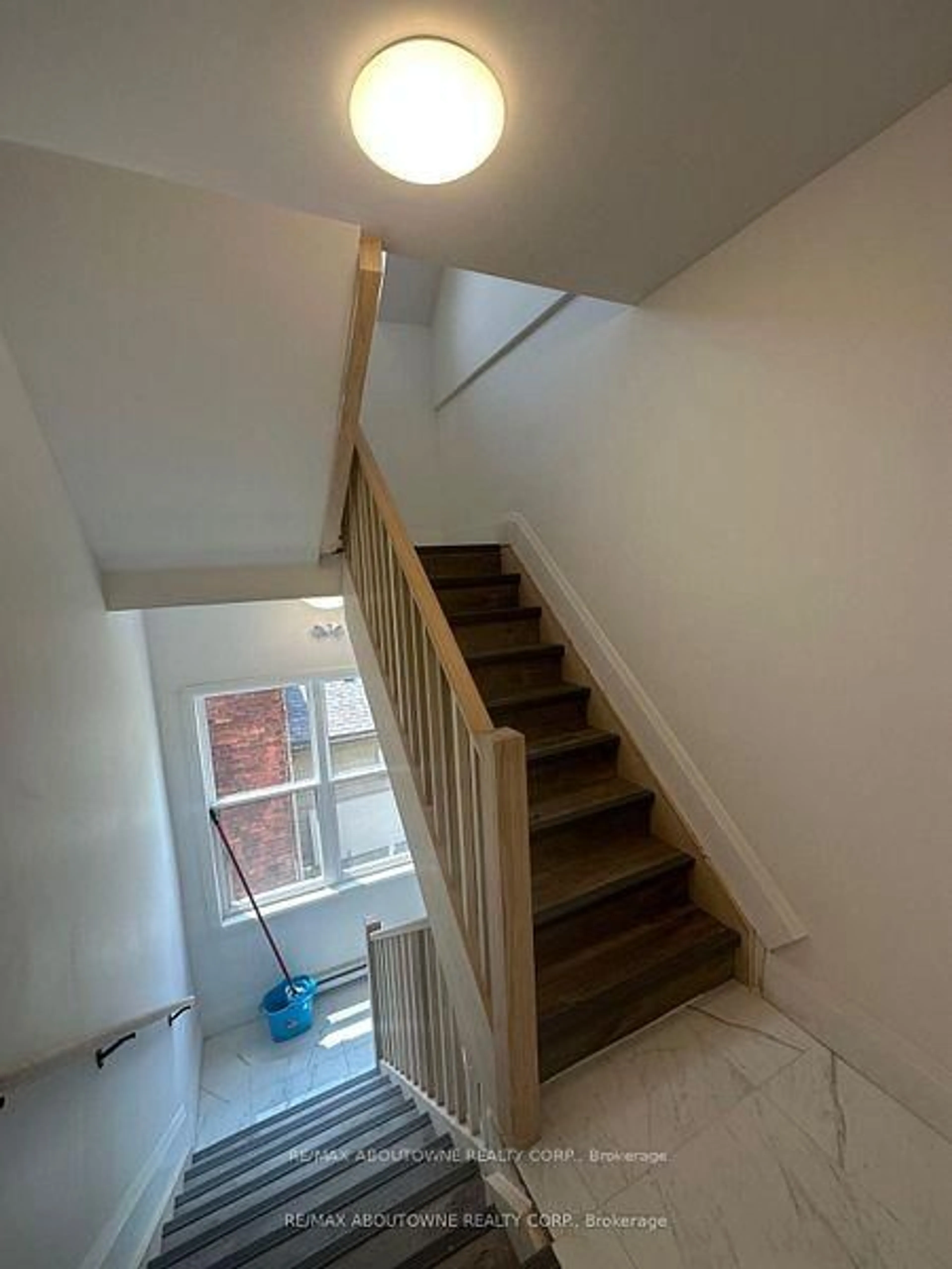 Stairs for 66 Wellington St, Hamilton Ontario L8N 2R1