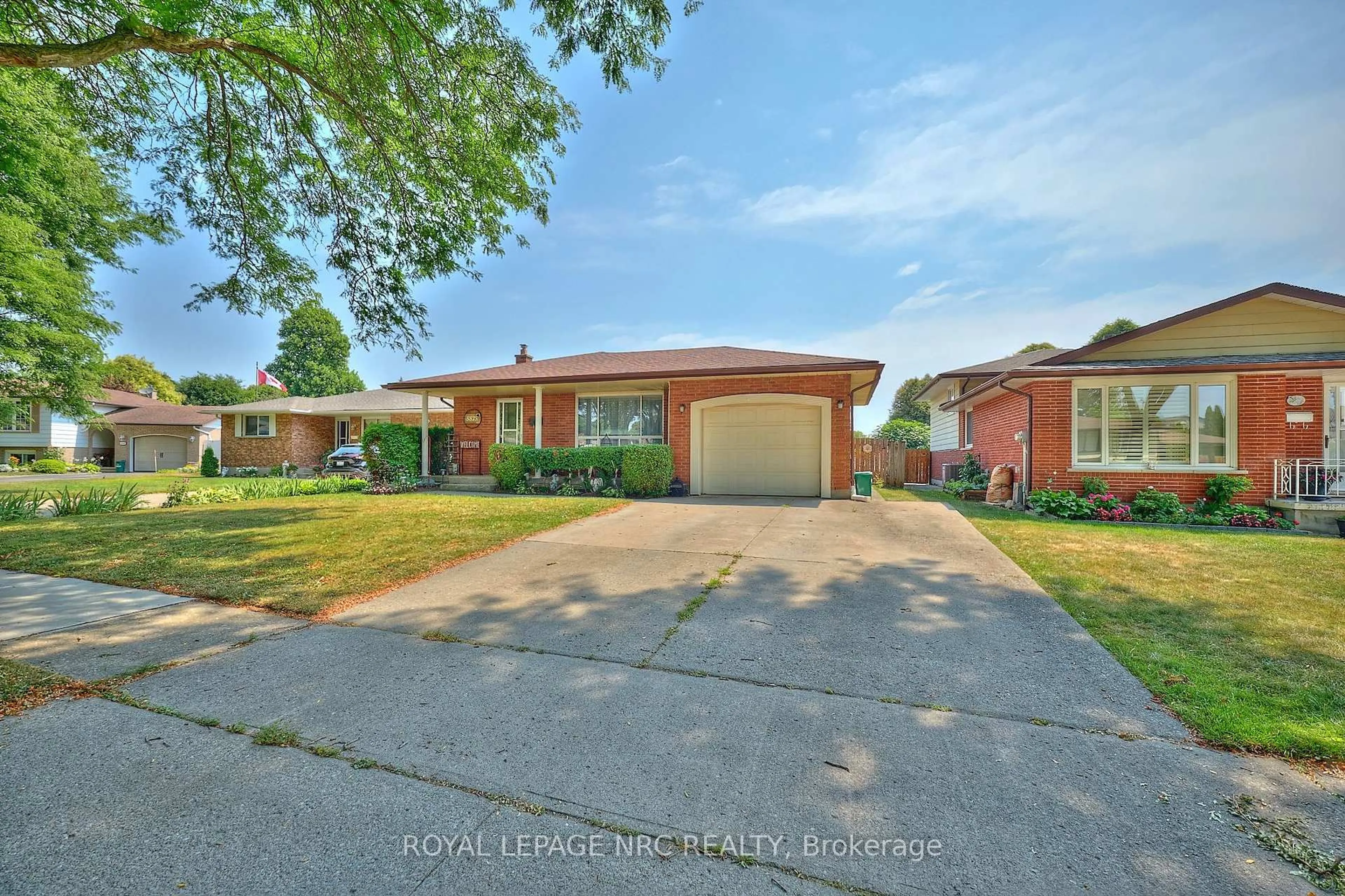 Home with brick exterior material, street for 5875 St. Anthony Cres, Niagara Falls Ontario L2J 3X5