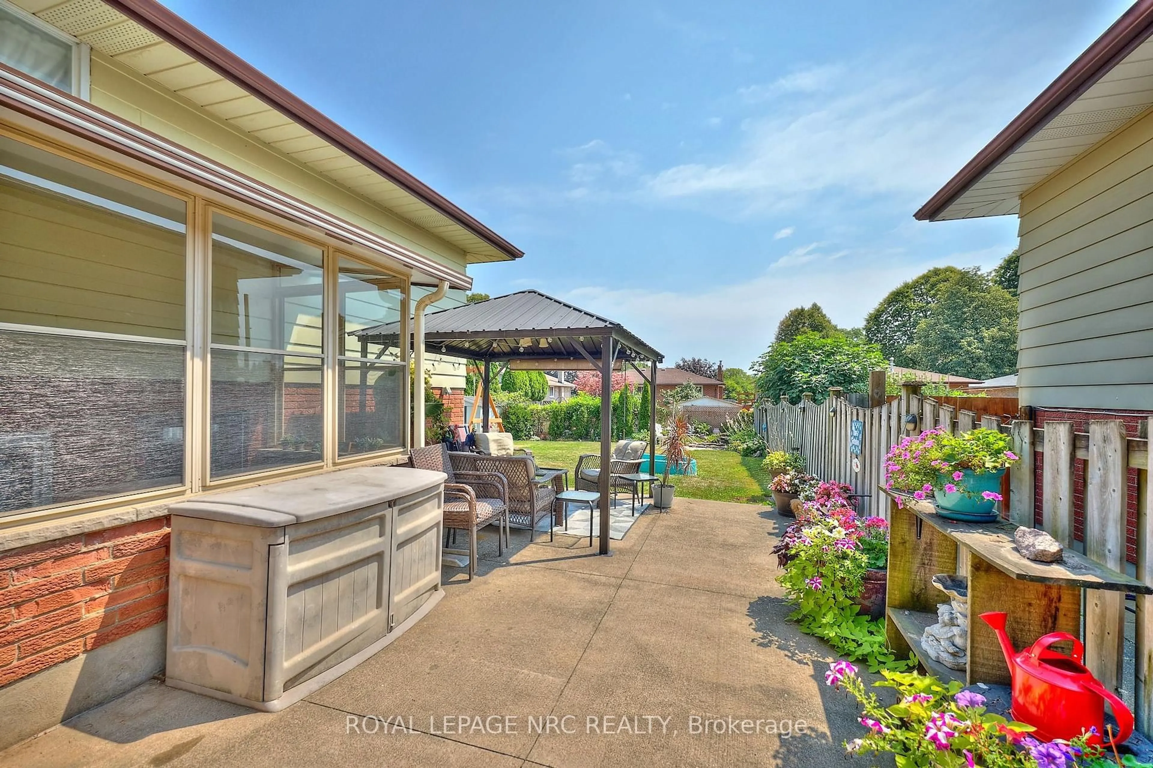 Patio, unknown for 5875 St. Anthony Cres, Niagara Falls Ontario L2J 3X5