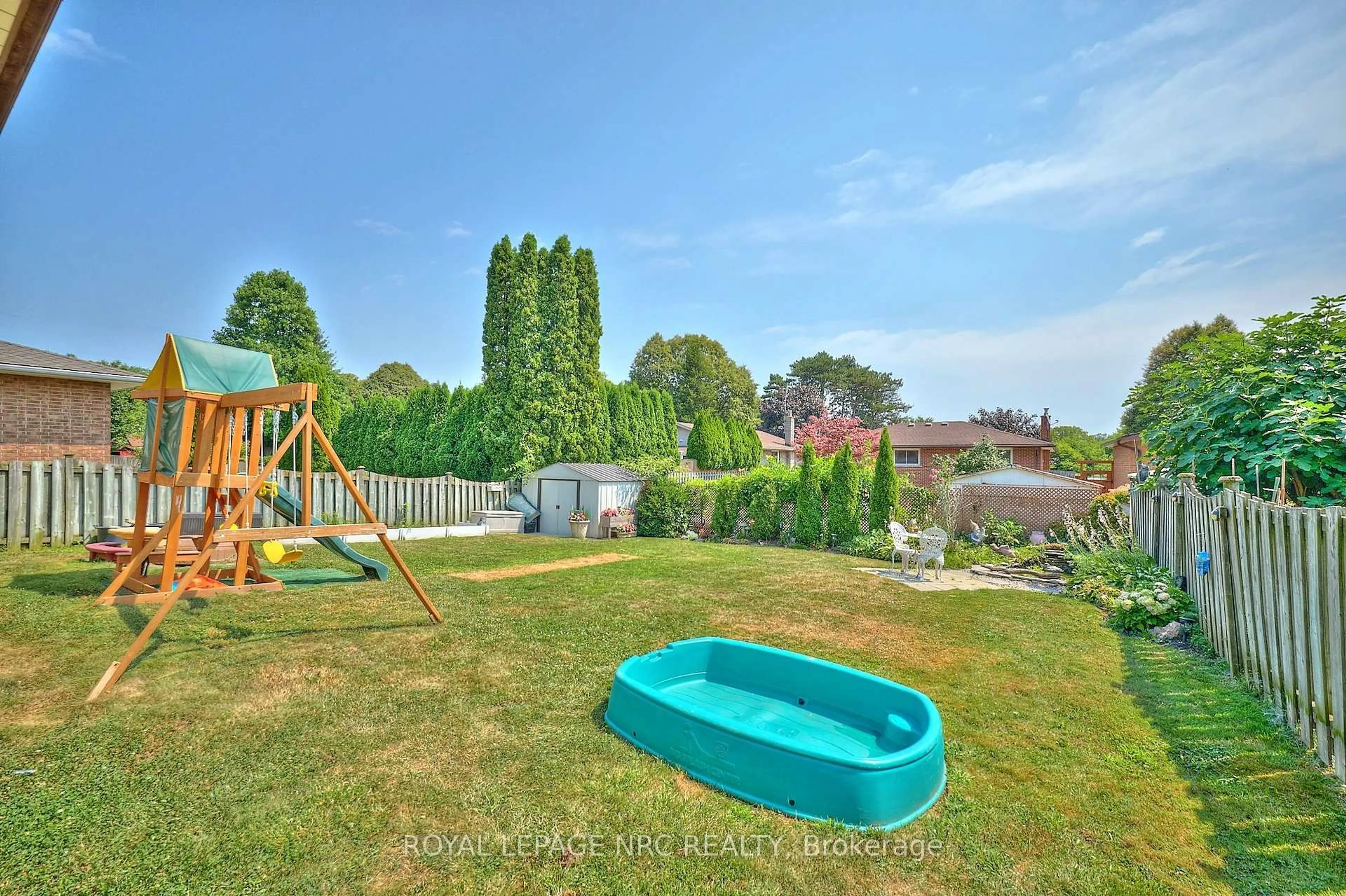 Pool for 5875 St. Anthony Cres, Niagara Falls Ontario L2J 3X5