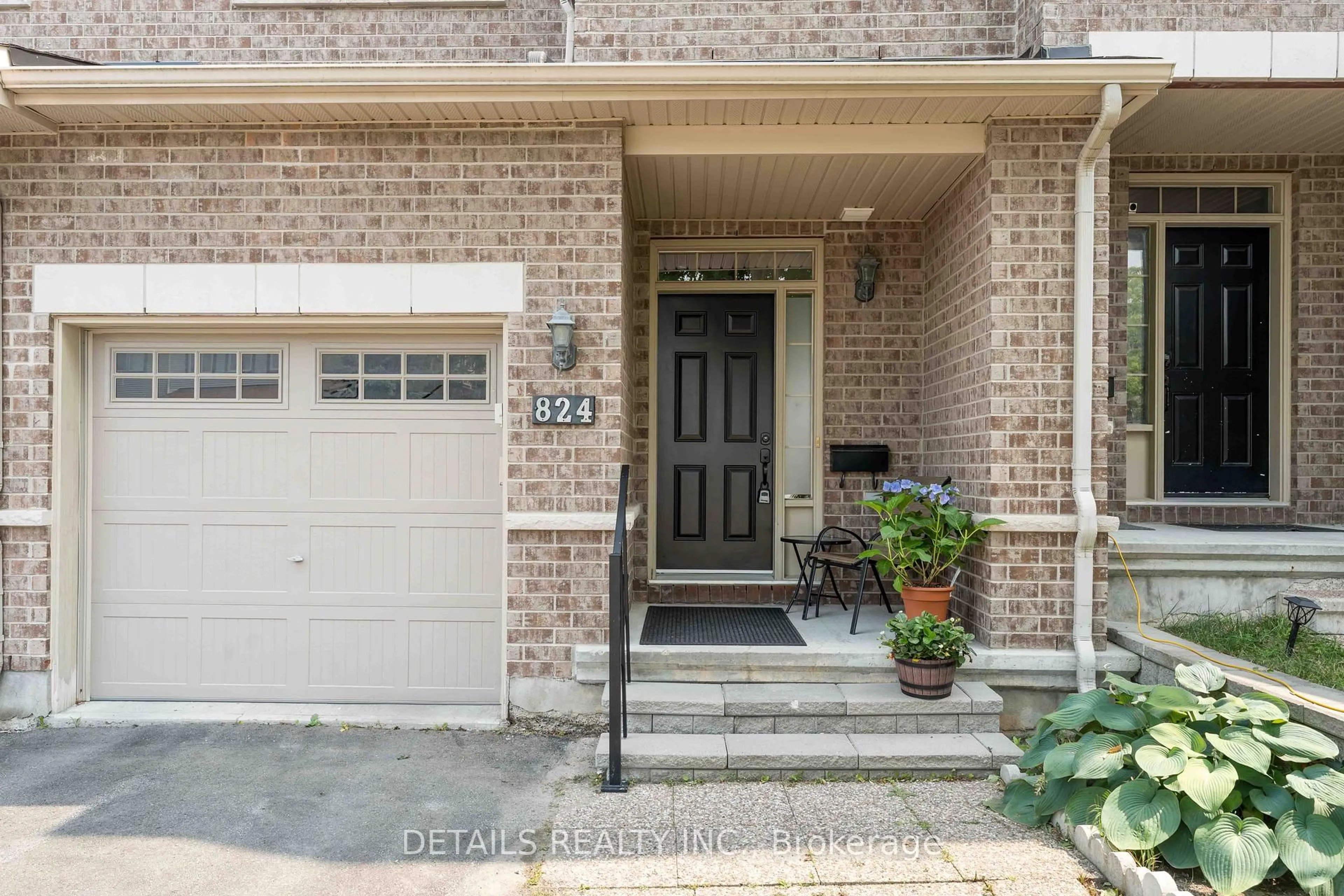Home with brick exterior material, street for 824 Fletcher Circ, Ottawa Ontario K2T 0B9