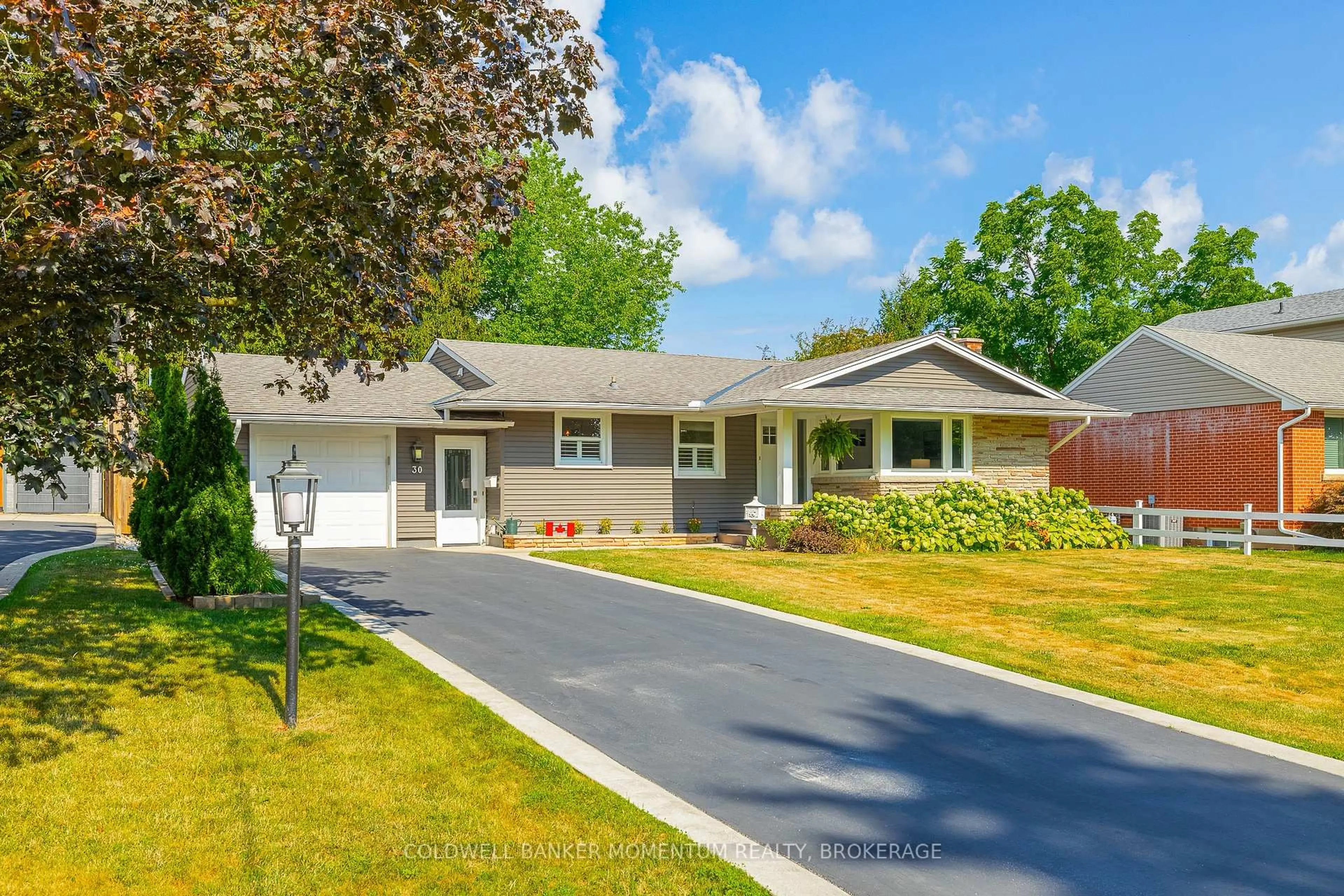 Home with vinyl exterior material, street for 30 CHERRYHILL Dr, Grimsby Ontario L3M 3B5