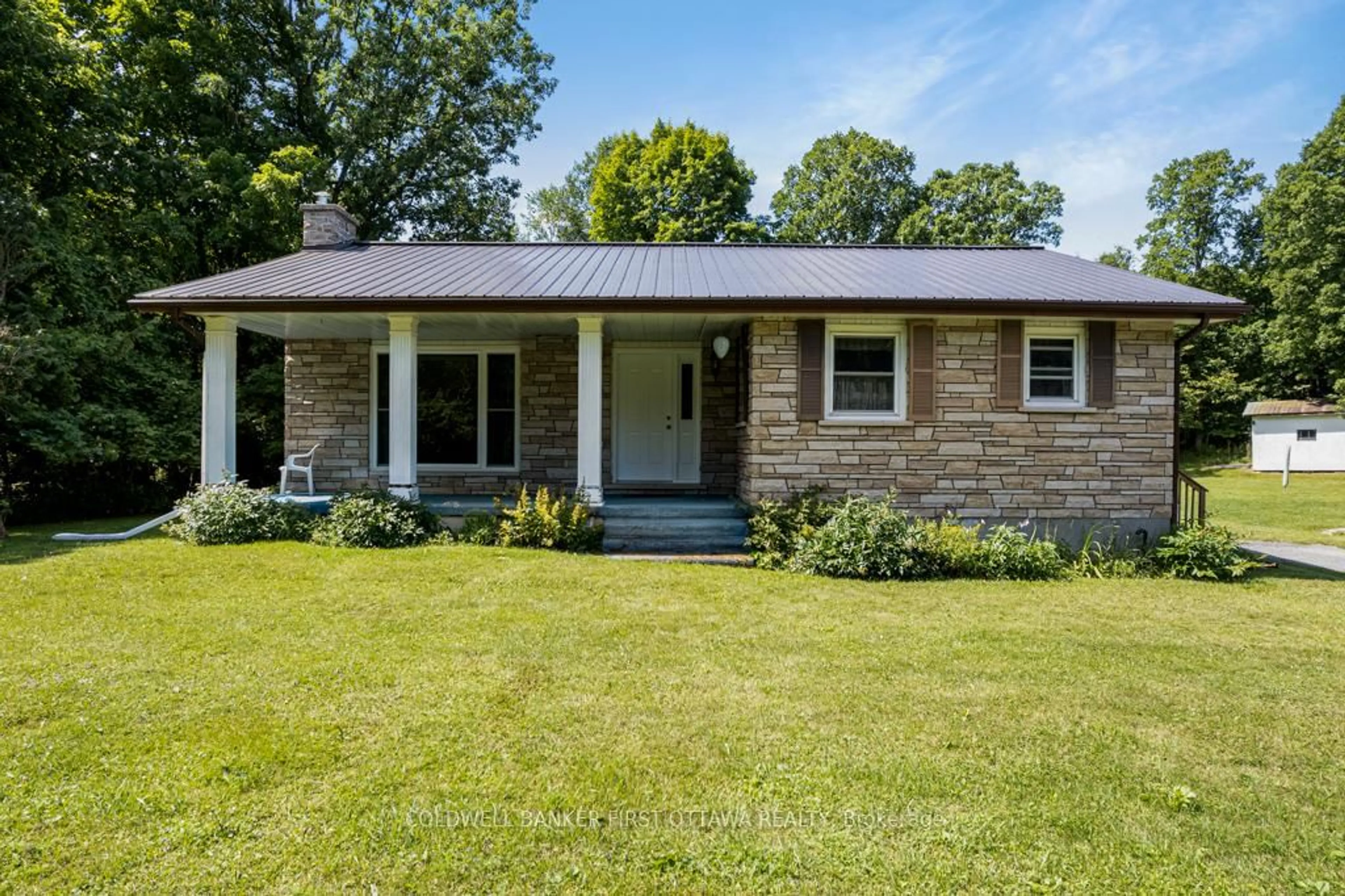 Home with brick exterior material, unknown for 108 Willis St, Lanark Ontario K0G 1K0