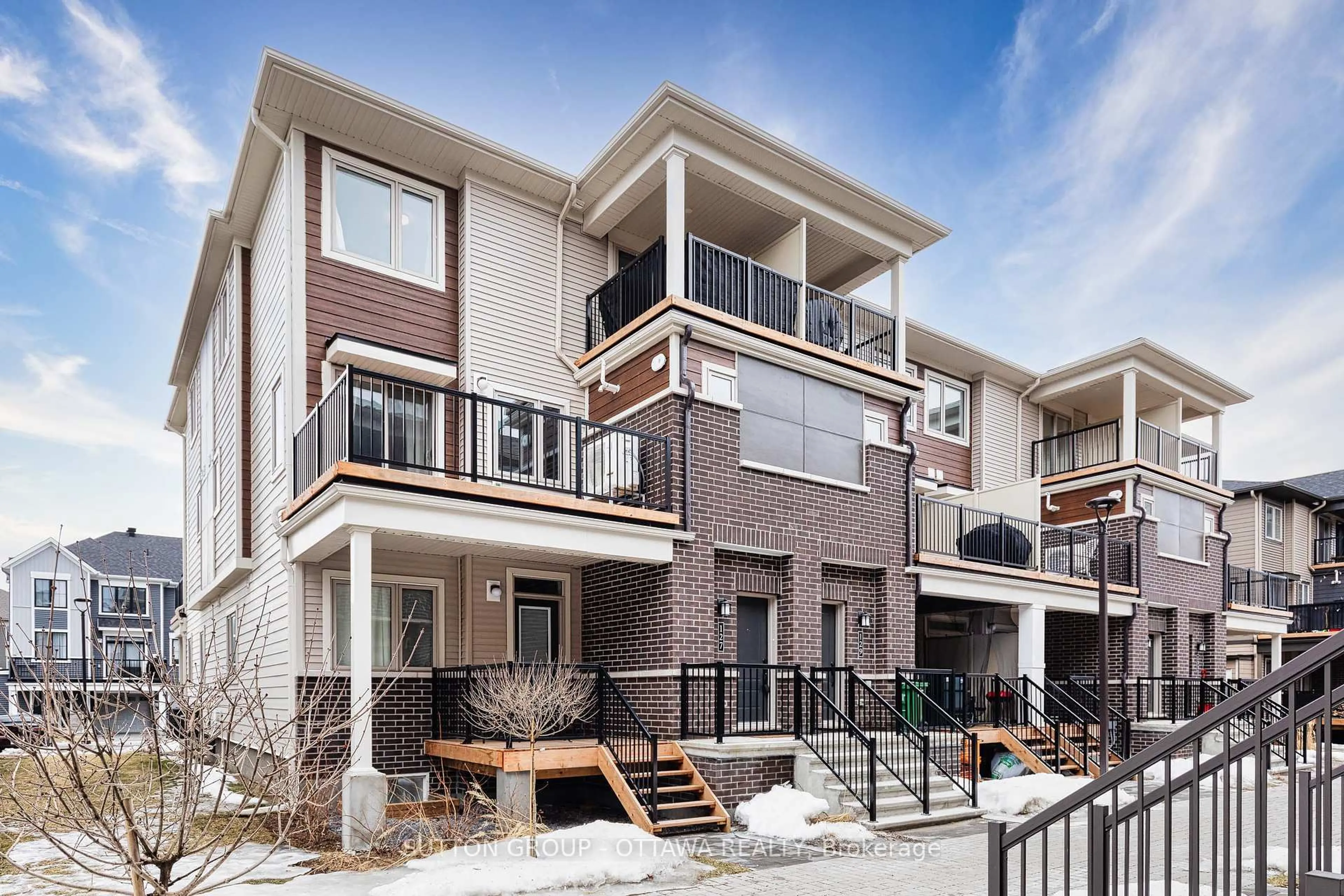 Home with vinyl exterior material, unknown for 127 Anthracite Private, Ottawa Ontario K2J 7C8