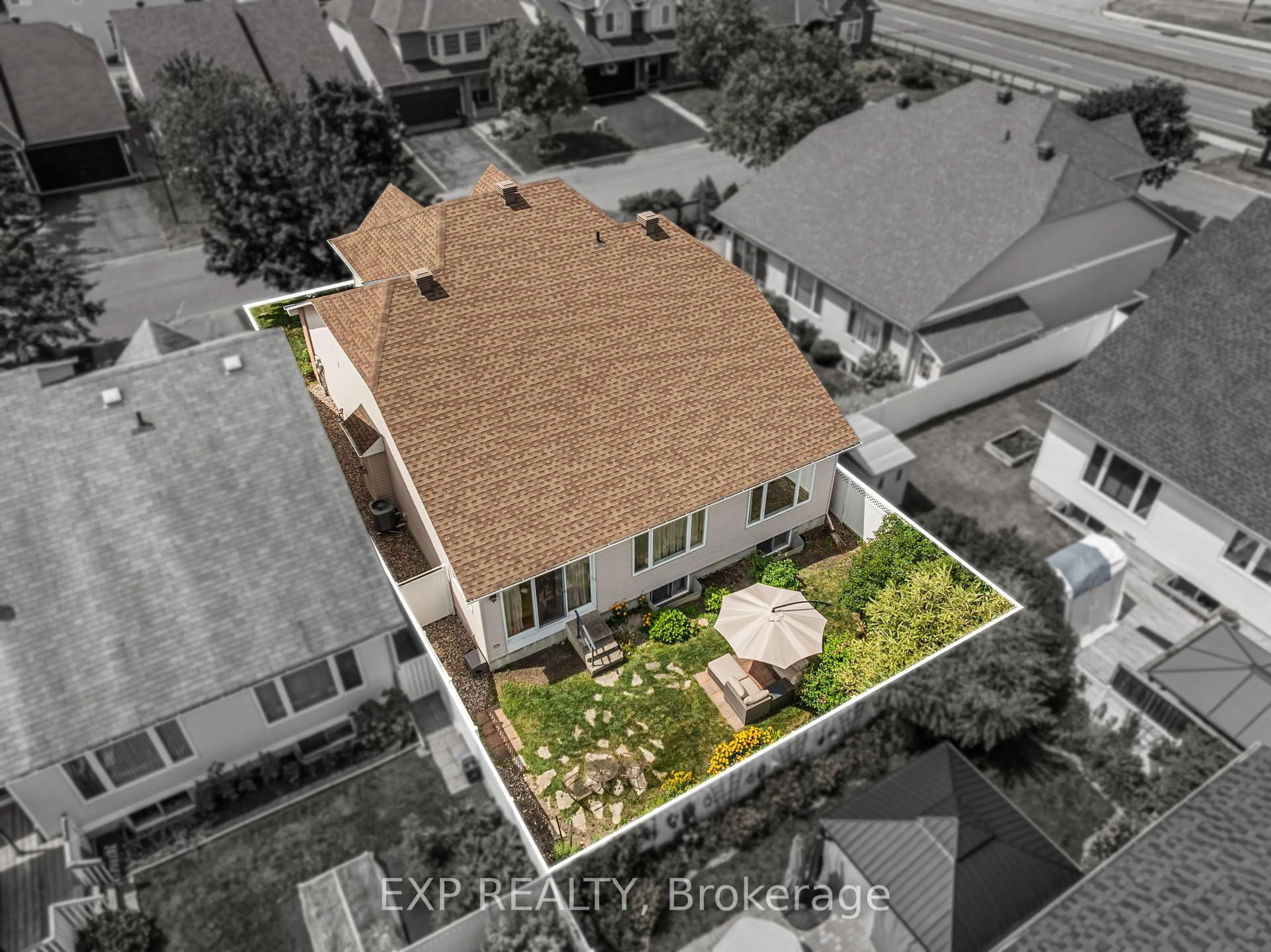 A pic from outside/outdoor area/front of a property/back of a property/a pic from drone, city buildings view from balcony for 111 Coursier Cres, Ottawa Ontario K4A 4N4