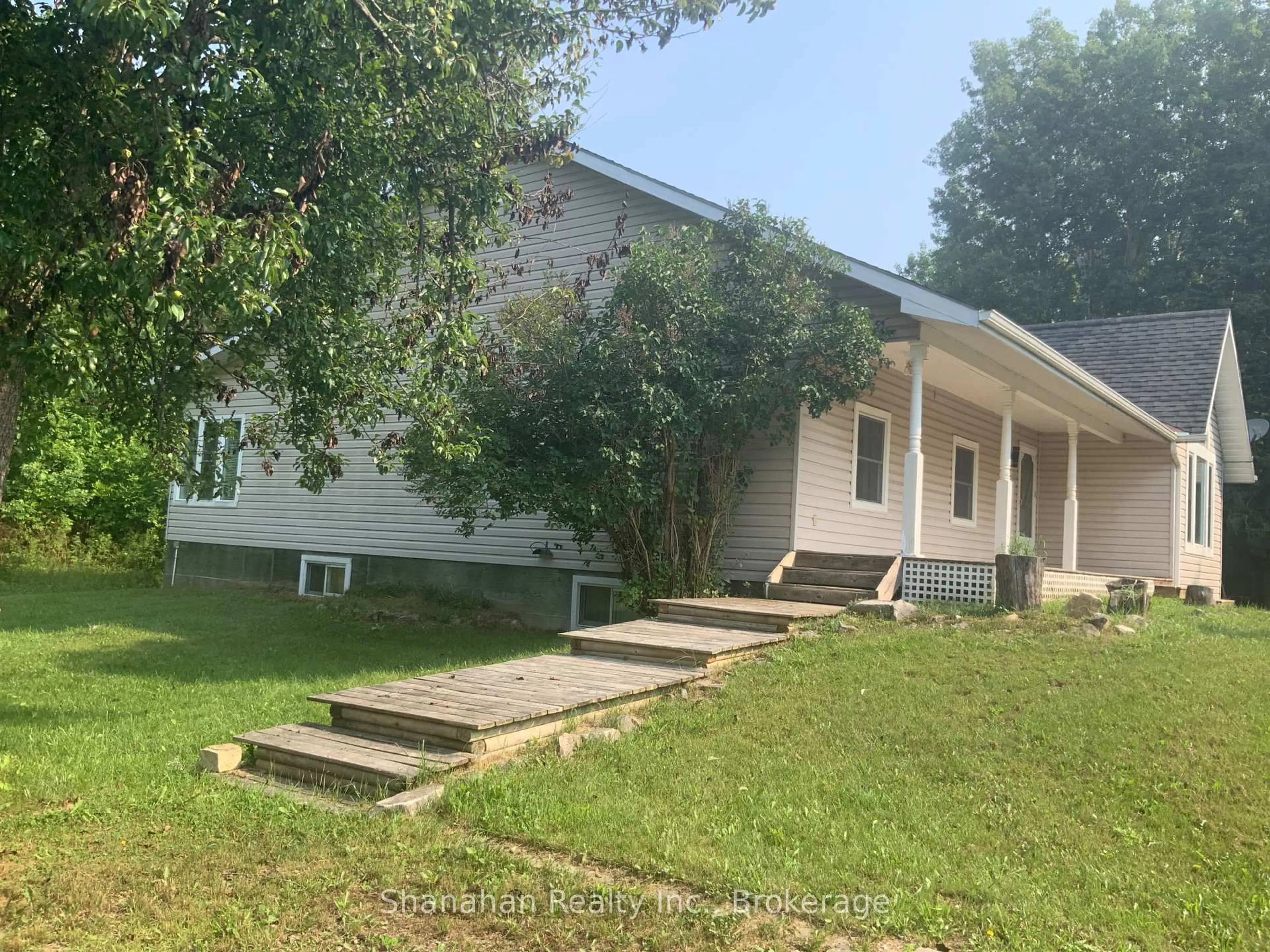 A pic from outside/outdoor area/front of a property/back of a property/a pic from drone, building for 20 Cape Hurd Rd, Northern Bruce Peninsula Ontario N0H 2R0