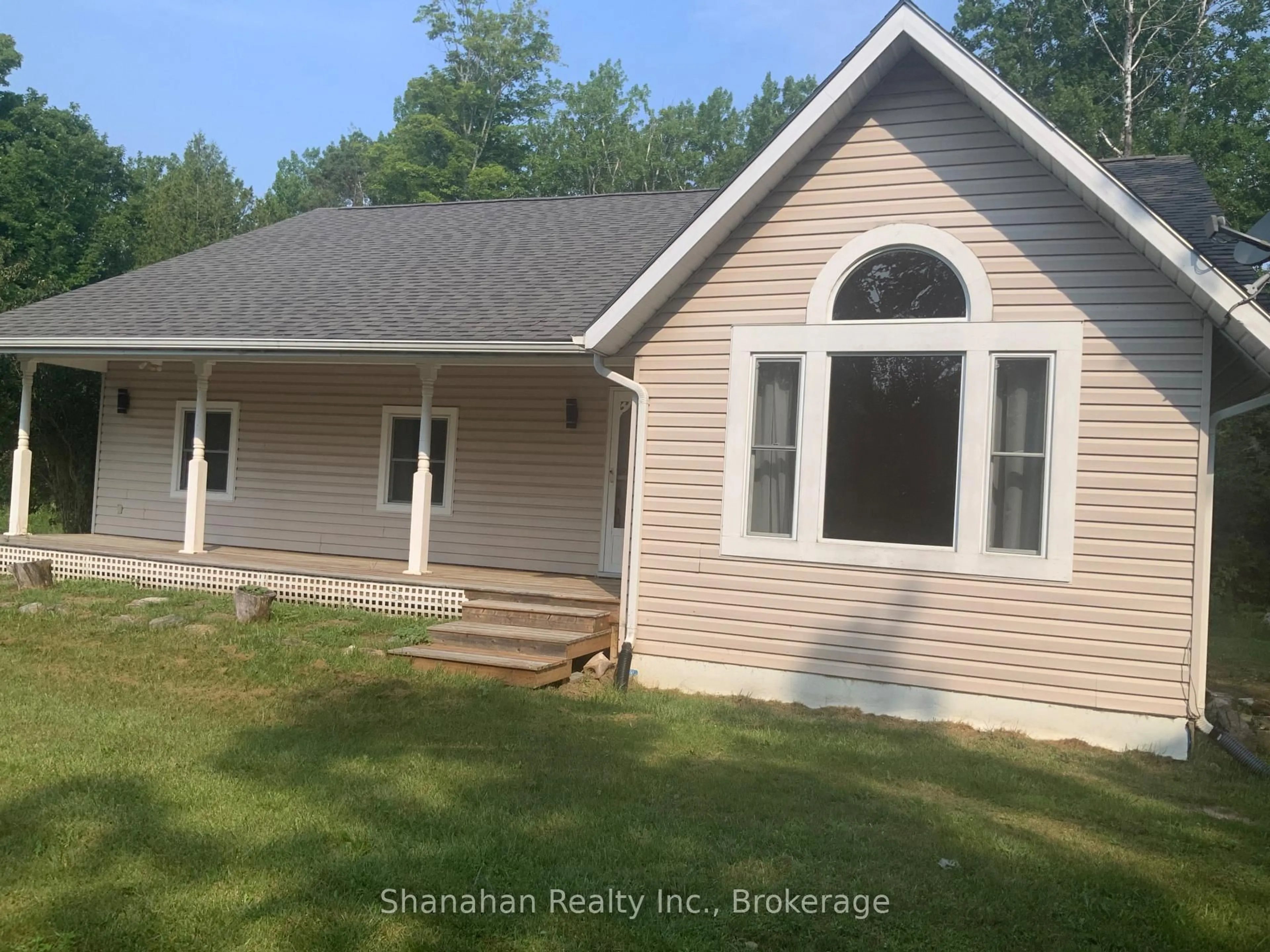 Home with vinyl exterior material, unknown for 20 Cape Hurd Rd, Northern Bruce Peninsula Ontario N0H 2R0
