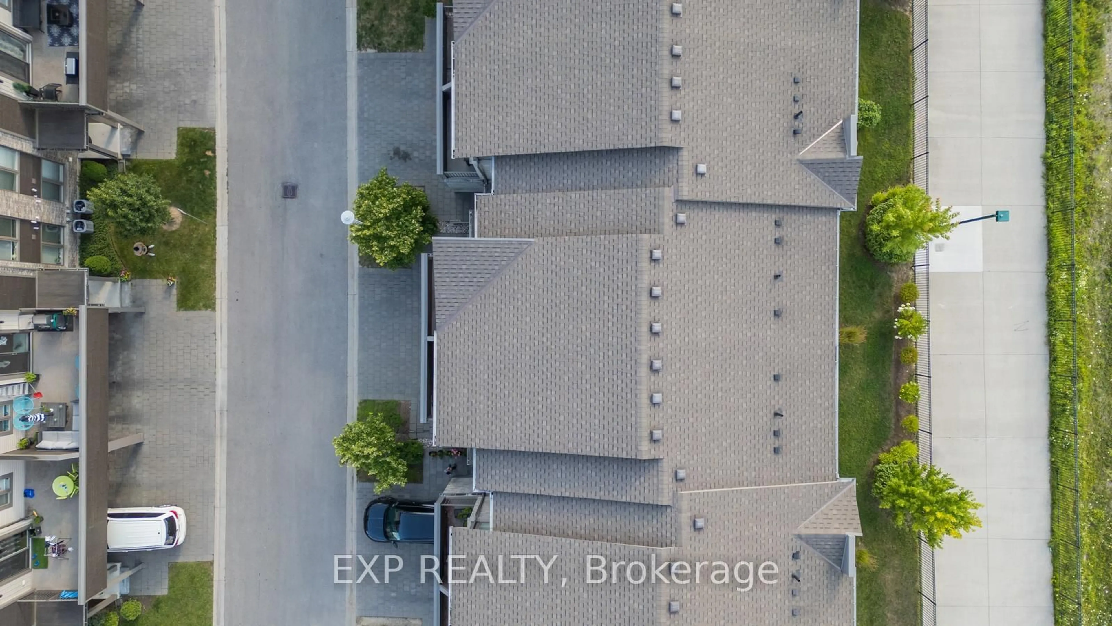 A pic from outside/outdoor area/front of a property/back of a property/a pic from drone, building for 1960 DALMAGARRY Rd, London North Ontario N6G 0T8