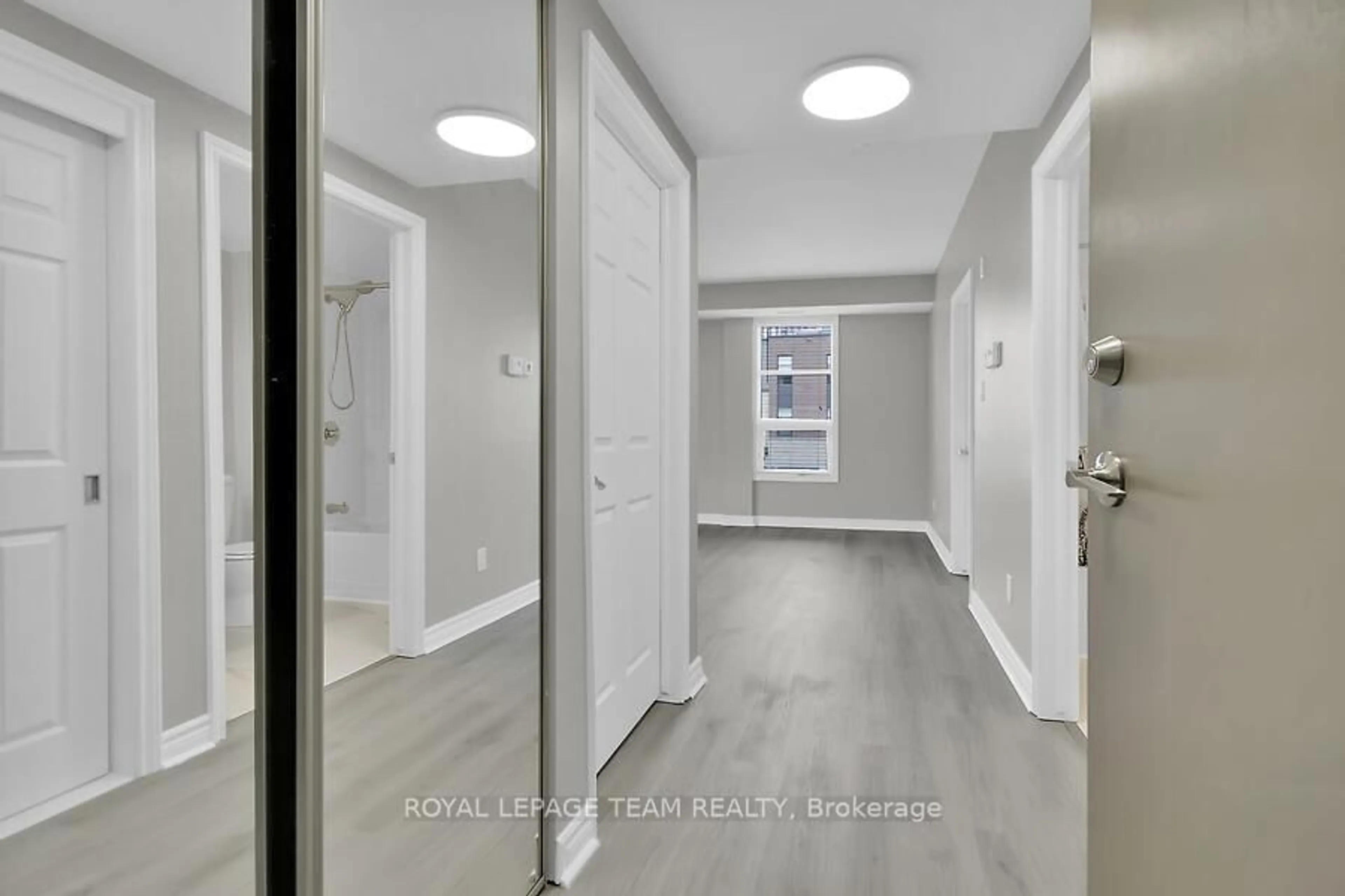 Indoor entryway for 250 Glenroy Gilbert Dr #202, Ottawa Ontario K2J 5W2