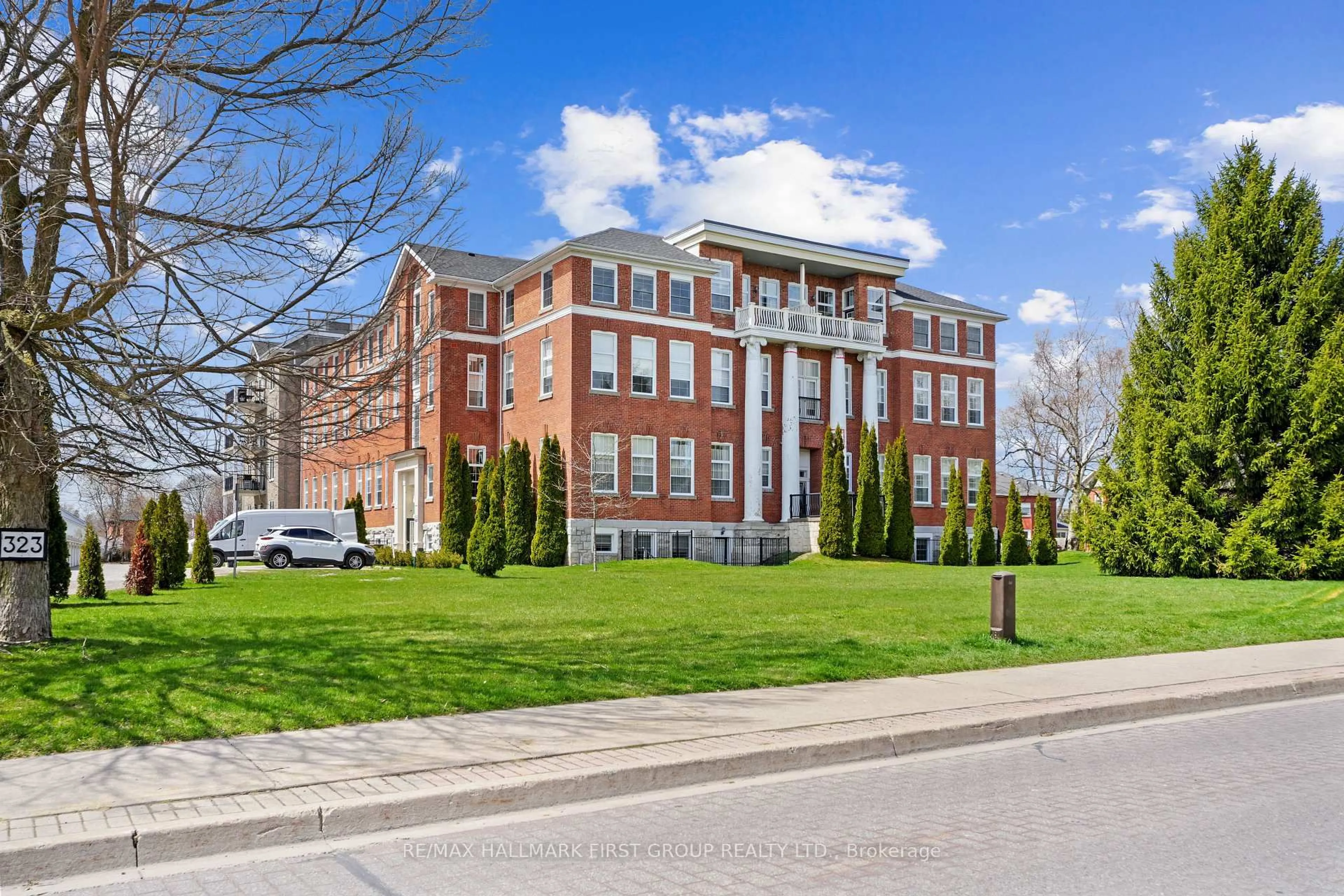 Home with brick exterior material, building for 323 George St #104, Cobourg Ontario K9A 3L9