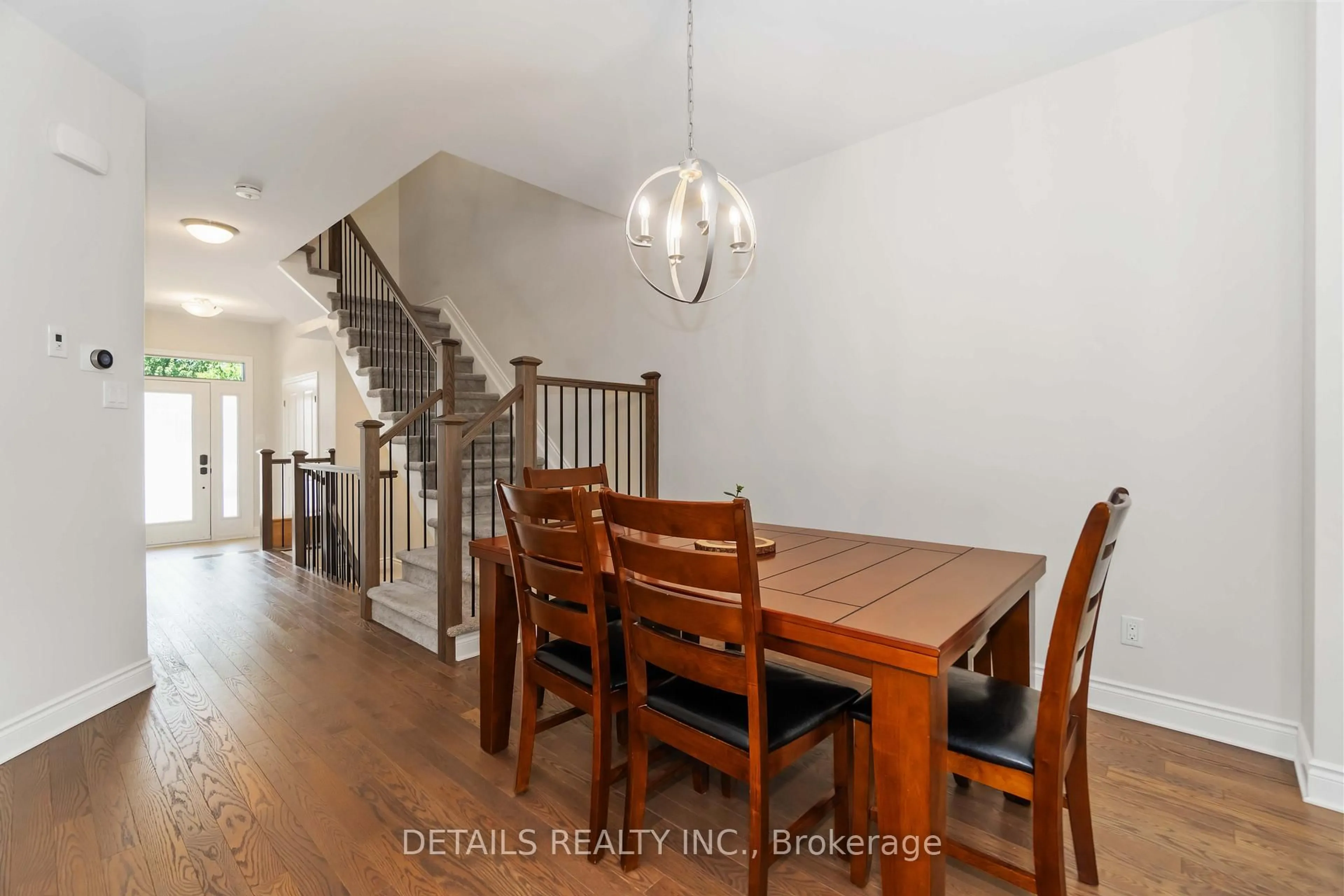 Dining room, wood/laminate floor for 107 Dulmage Cres, Carleton Place Ontario K7C 0E6