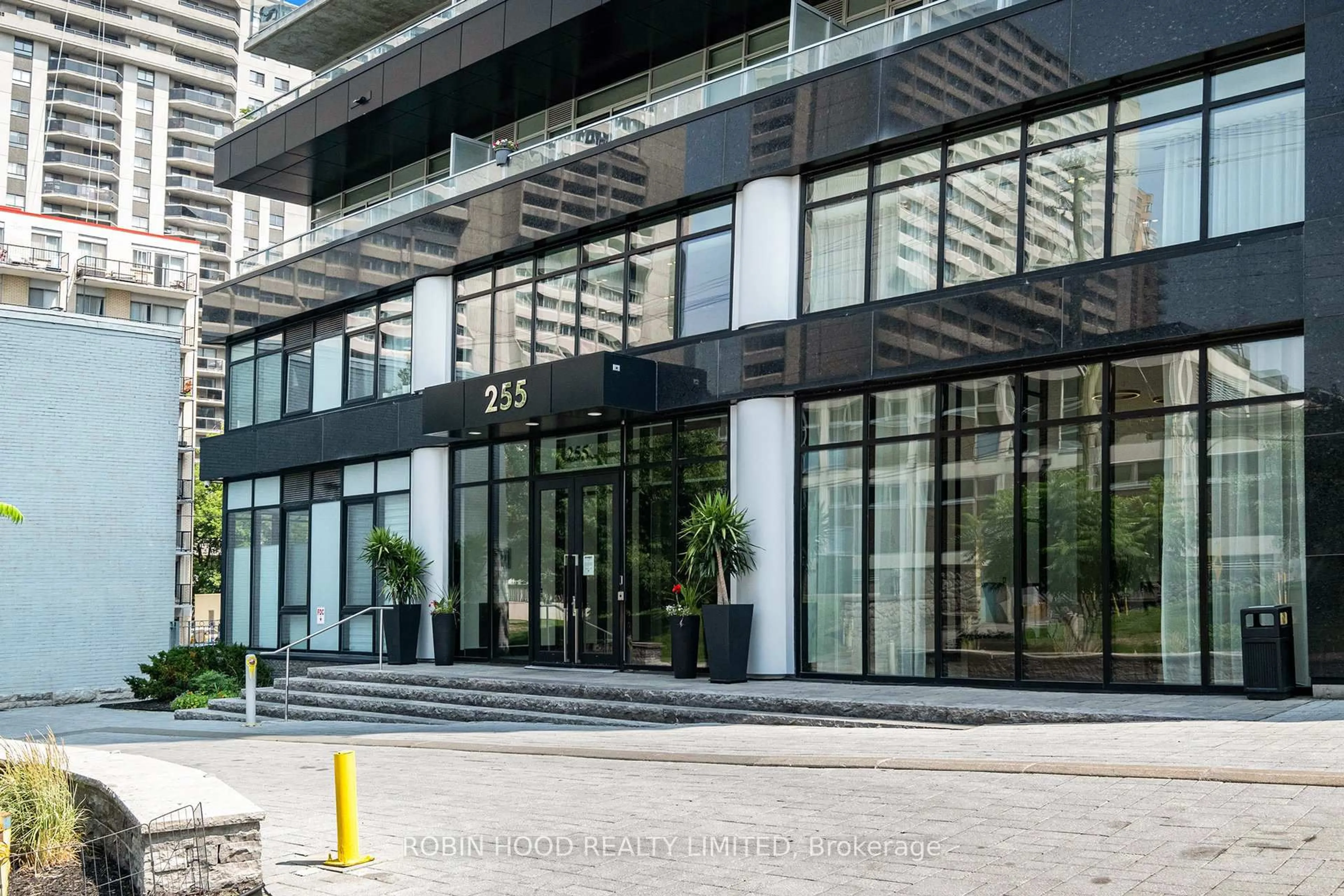 Indoor foyer for 255 Bay St #714, Ottawa Ontario K1R 5Z4