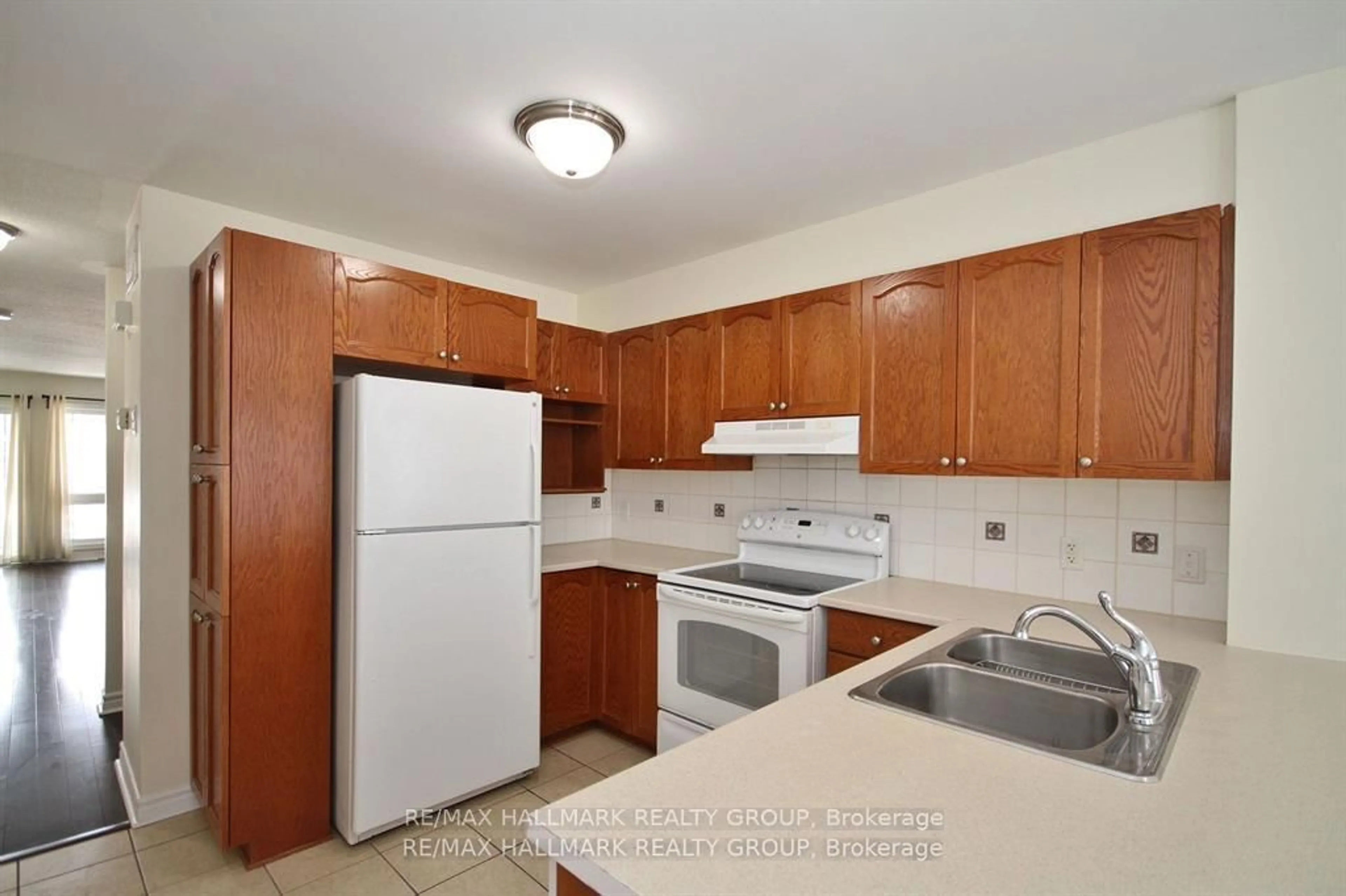Standard kitchen, unknown for 148 Paseo Private, Ottawa Ontario K2G 4N7
