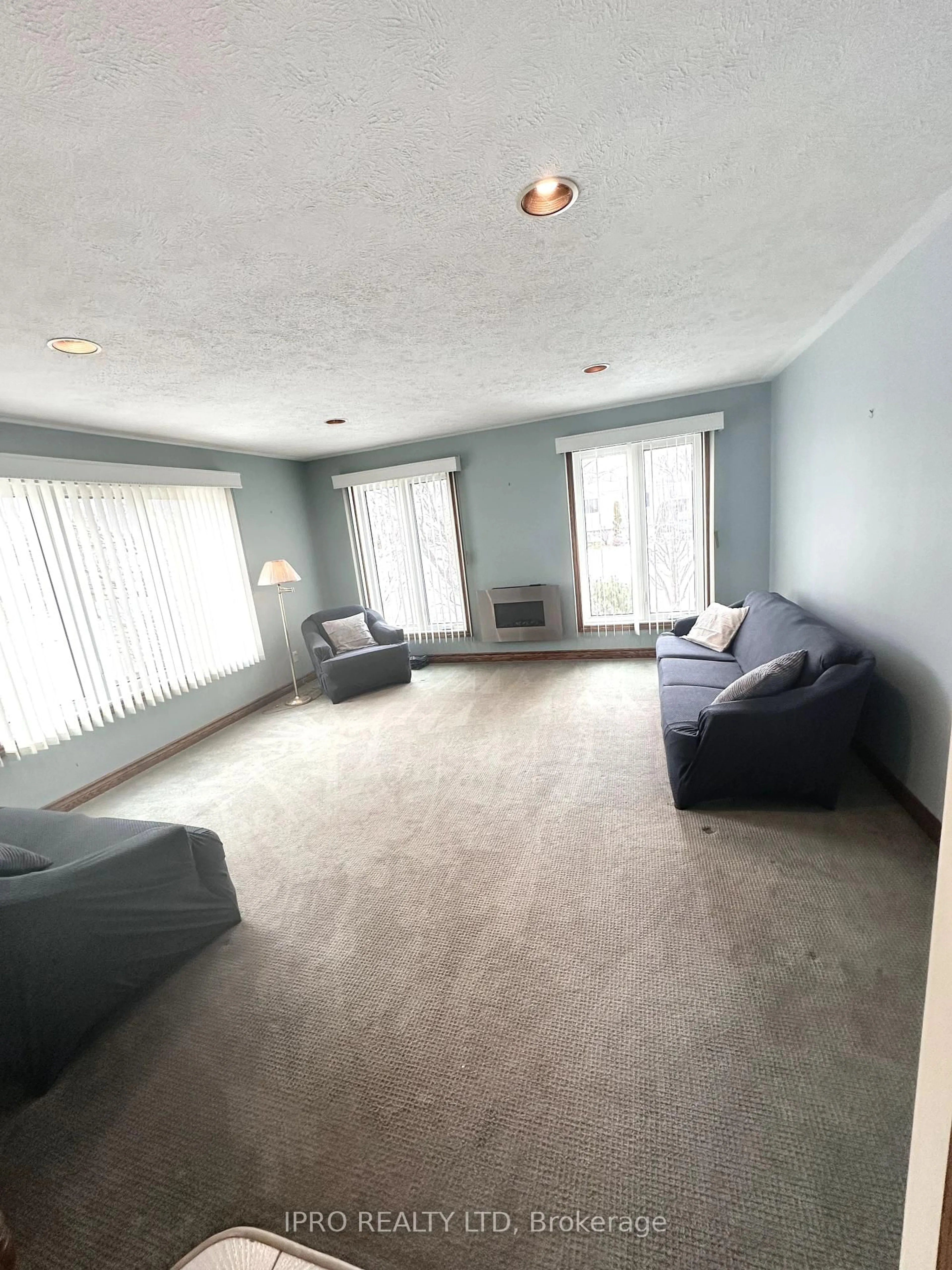 A pic of a room for 86 Glendale Dr, Tillsonburg Ontario N4G 1J7