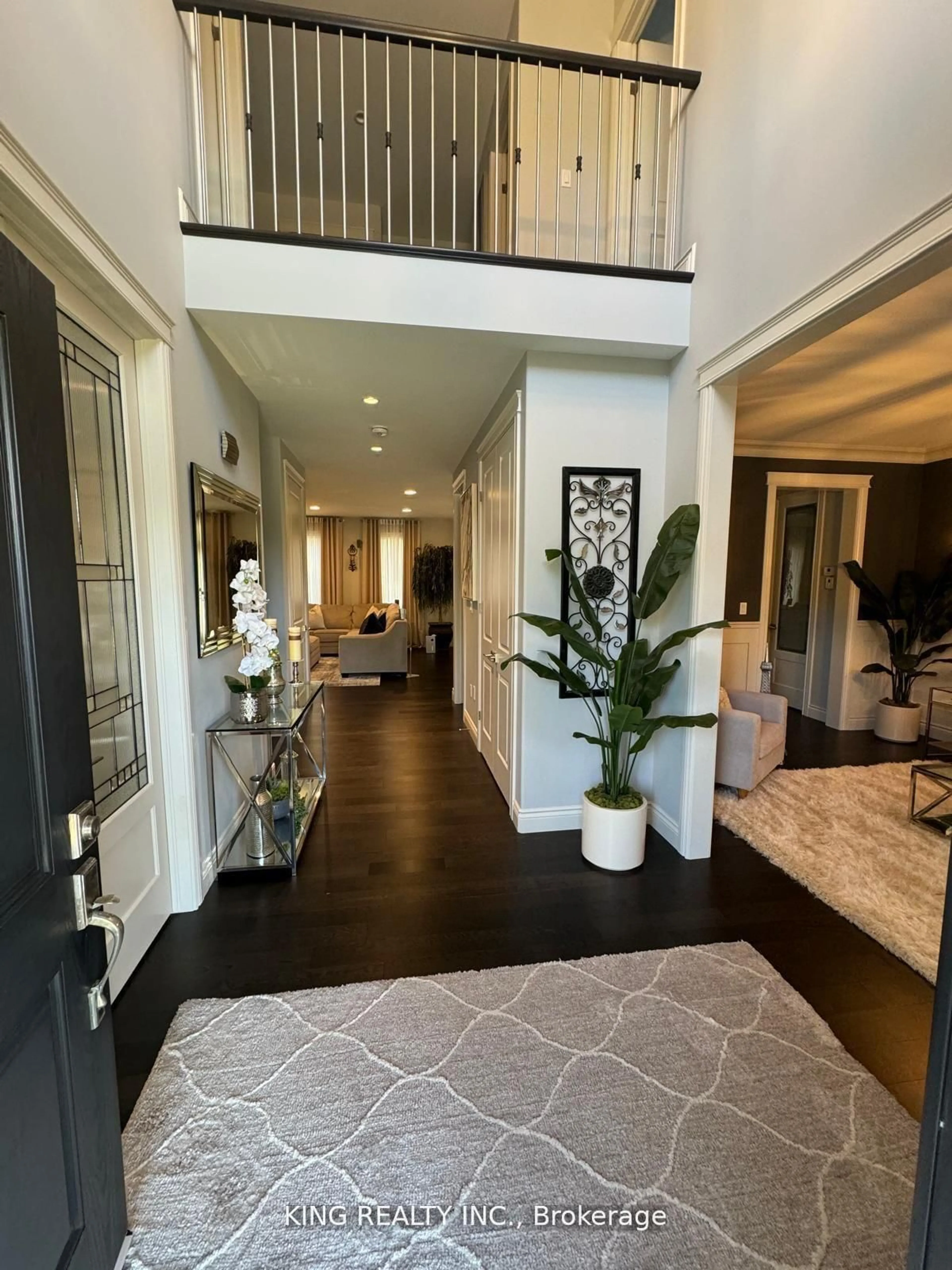 Indoor entryway for 138 Ulster St, LaSalle Ontario N9J 1E7