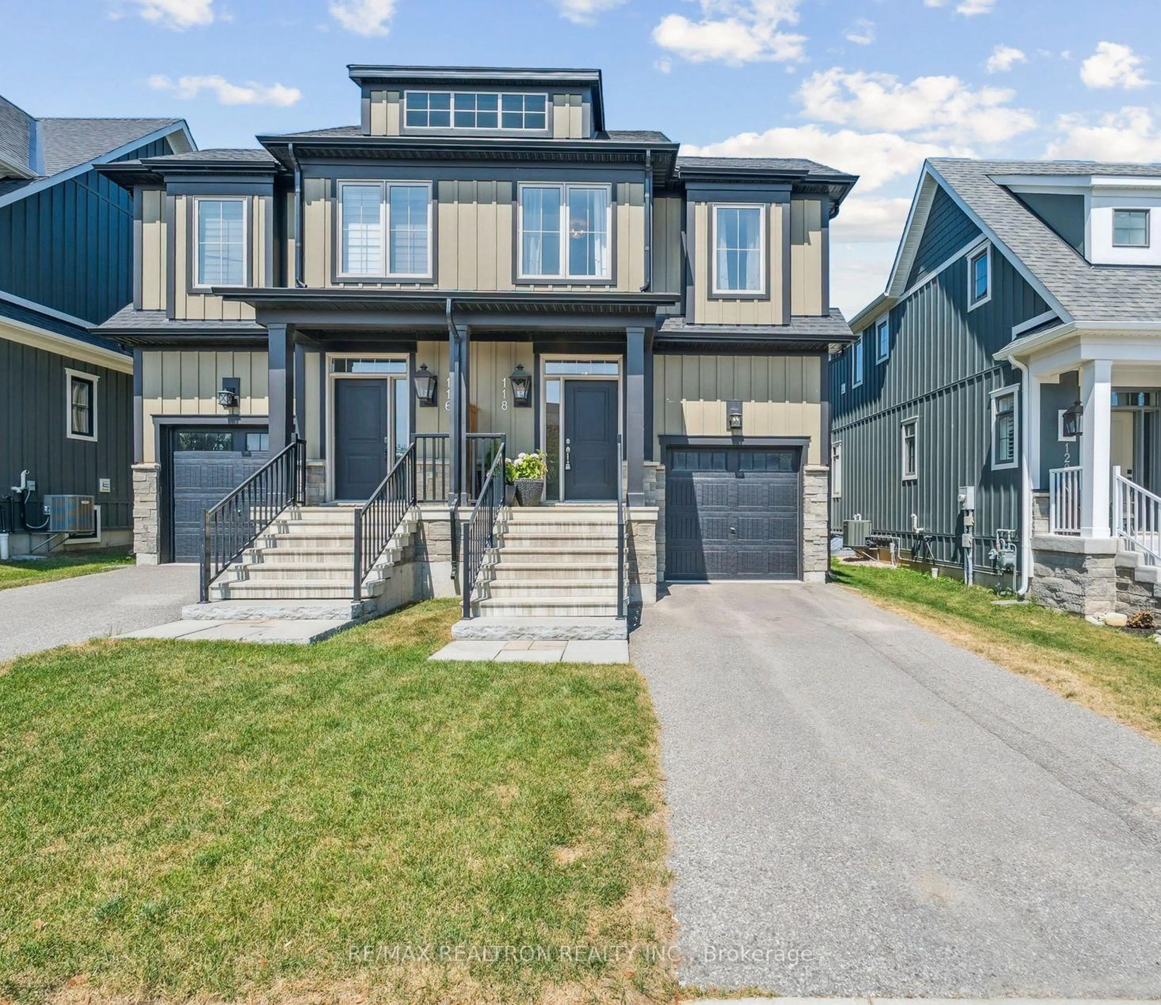 Home with vinyl exterior material, street for 118 Red Pine St, Blue Mountains Ontario L9Y 0Z3