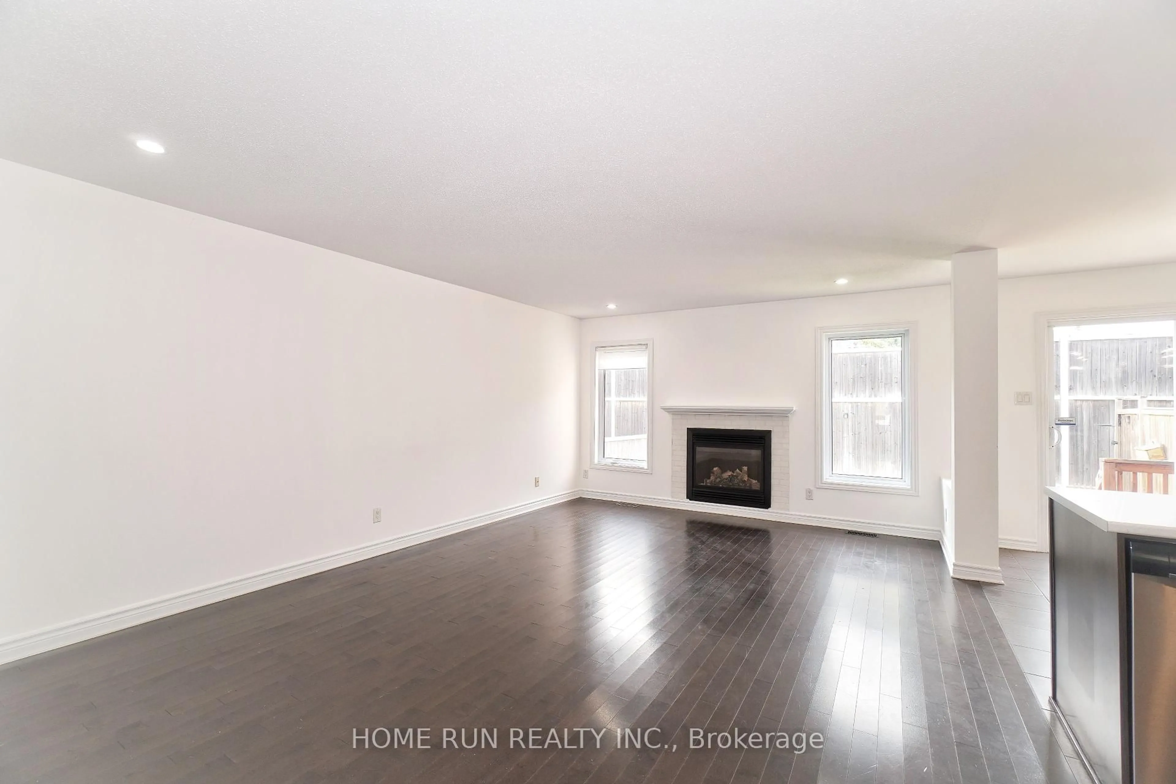 A pic of a room for 376 Balinroan Cres, Ottawa Ontario K2J 3V1