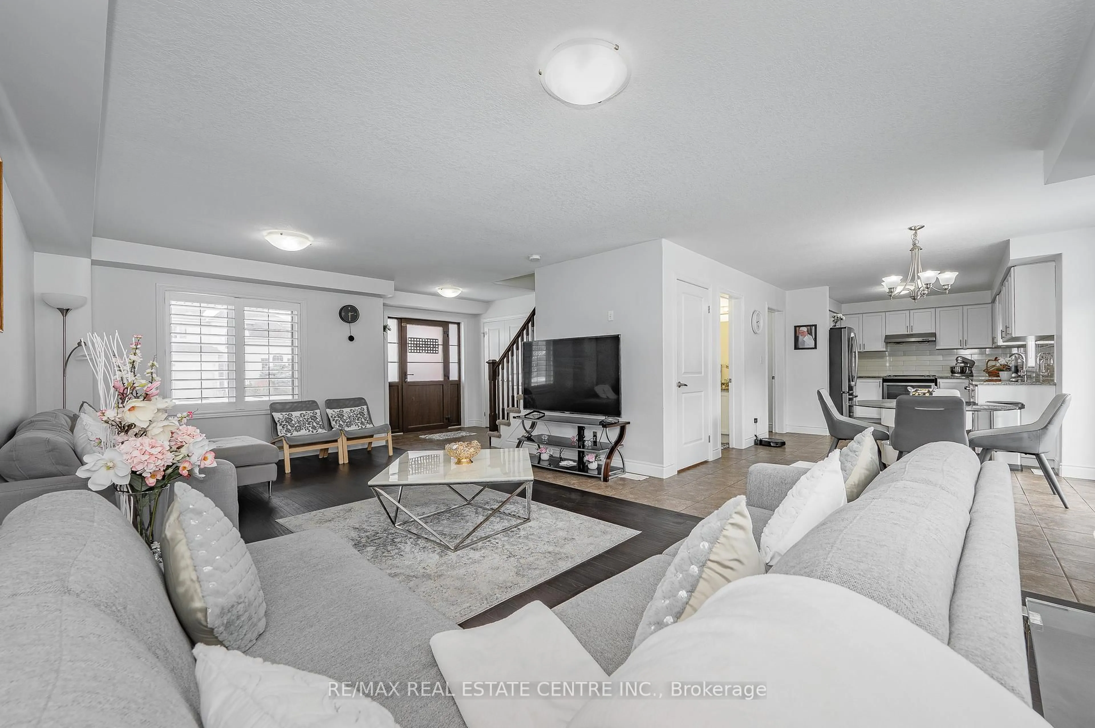 Living room with furniture, unknown for 854 Springbank Ave, Woodstock Ontario N4T 1T5