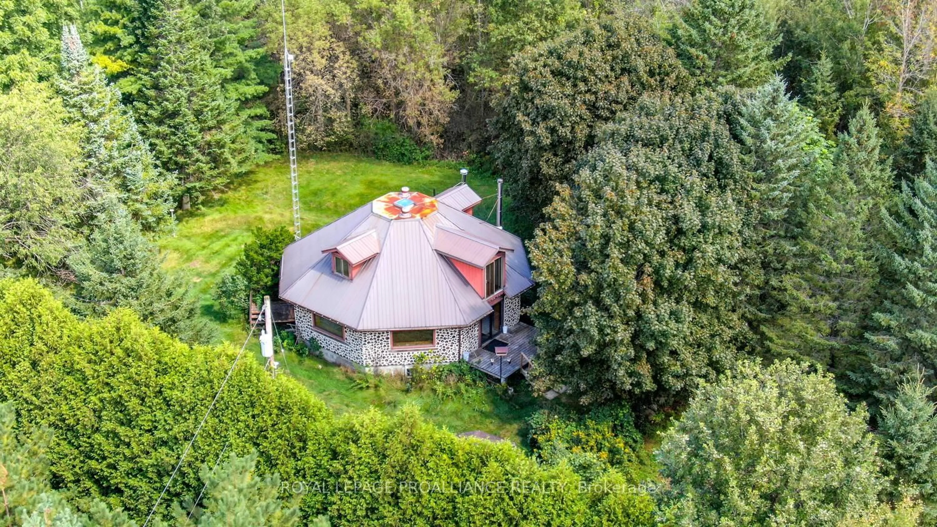 A pic from outside/outdoor area/front of a property/back of a property/a pic from drone, building for 4825 MCCULLY Rd, Augusta Ontario K0E 1T0