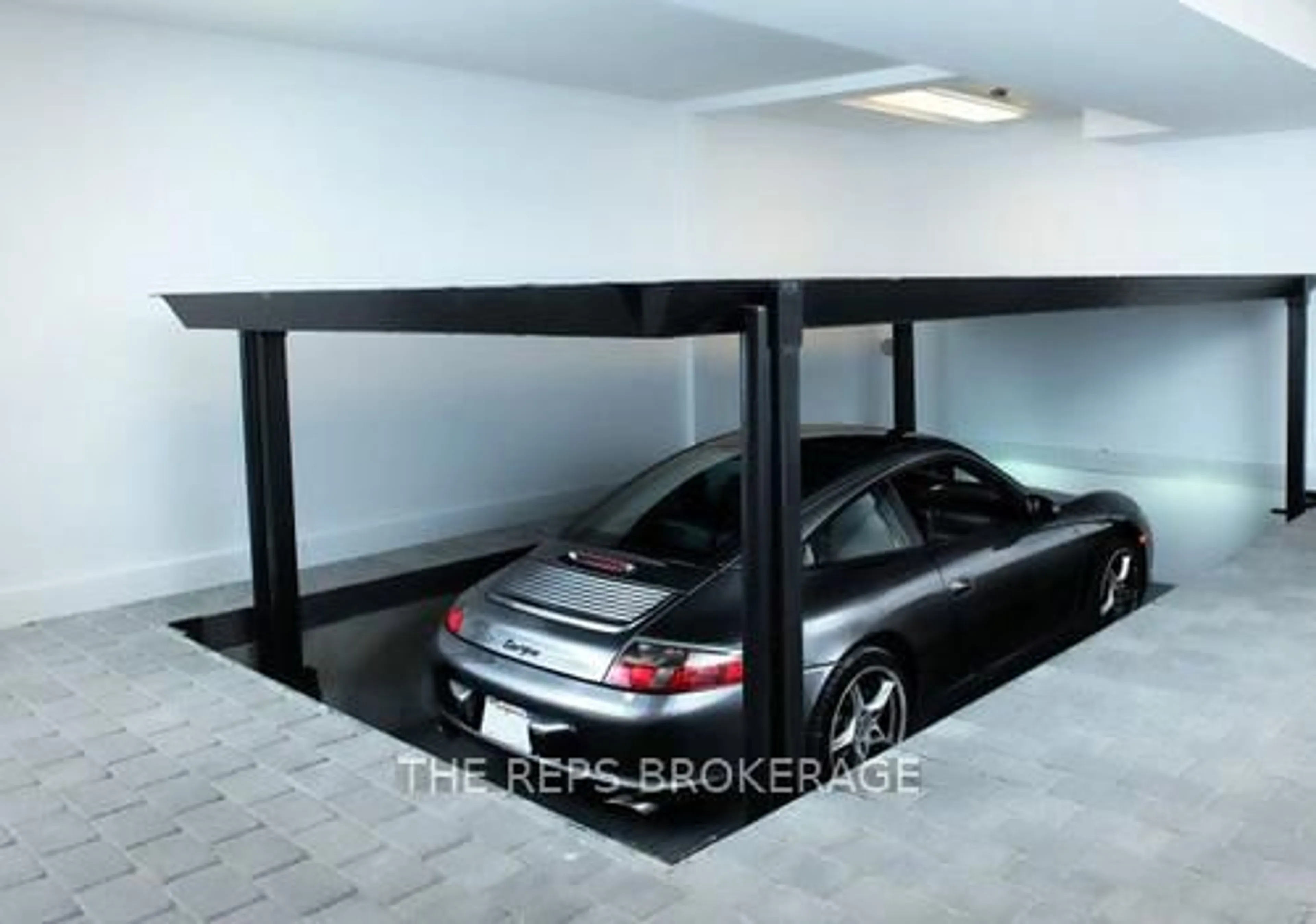 Indoor garage for 348 Princeton Ave, Ottawa Ontario K2A 0M4