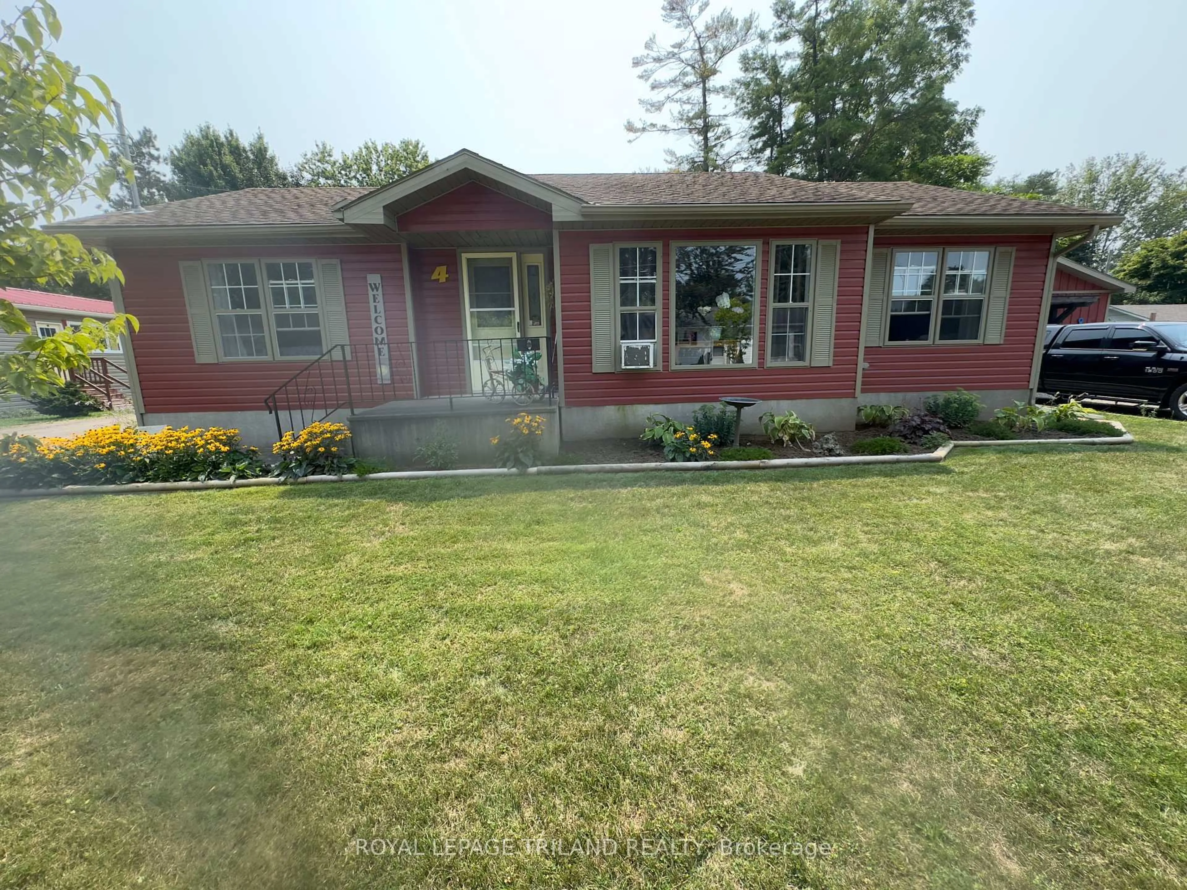 Home with vinyl exterior material, street for 4 Grace Crt, Bayham Ontario N0J 1T0