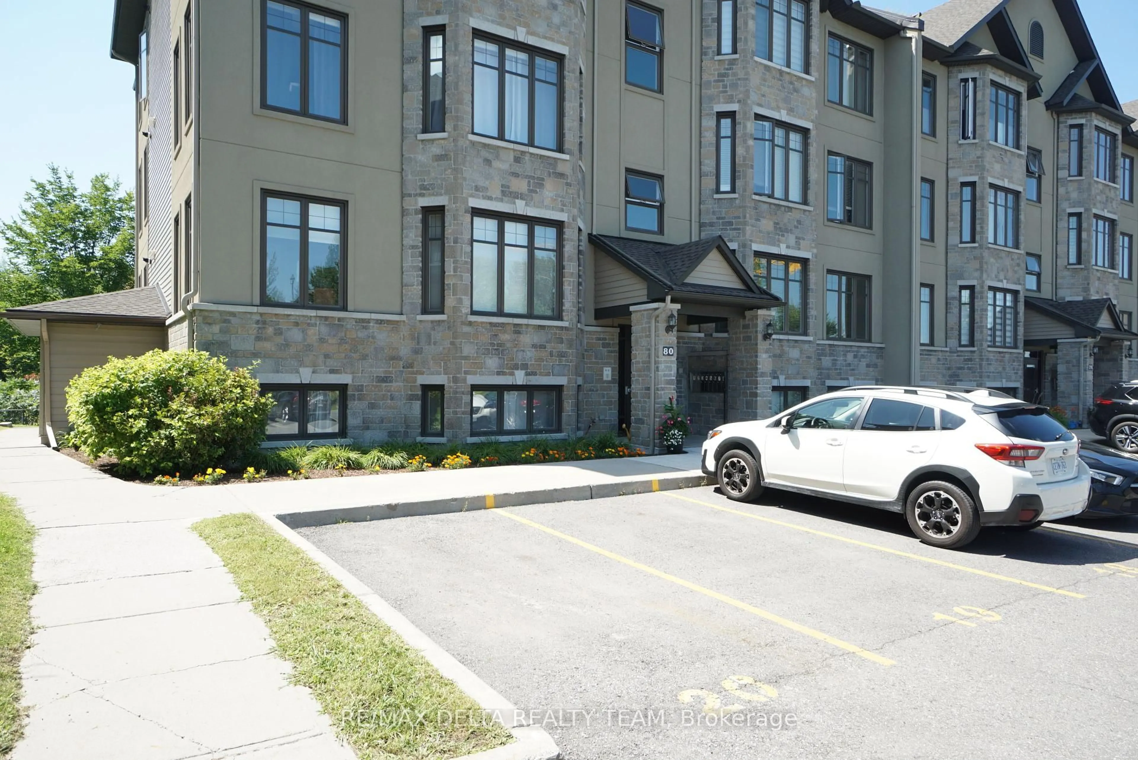 Patio, unknown for 80 PRESTIGE Circ #1, Ottawa Ontario K4A 0Y1