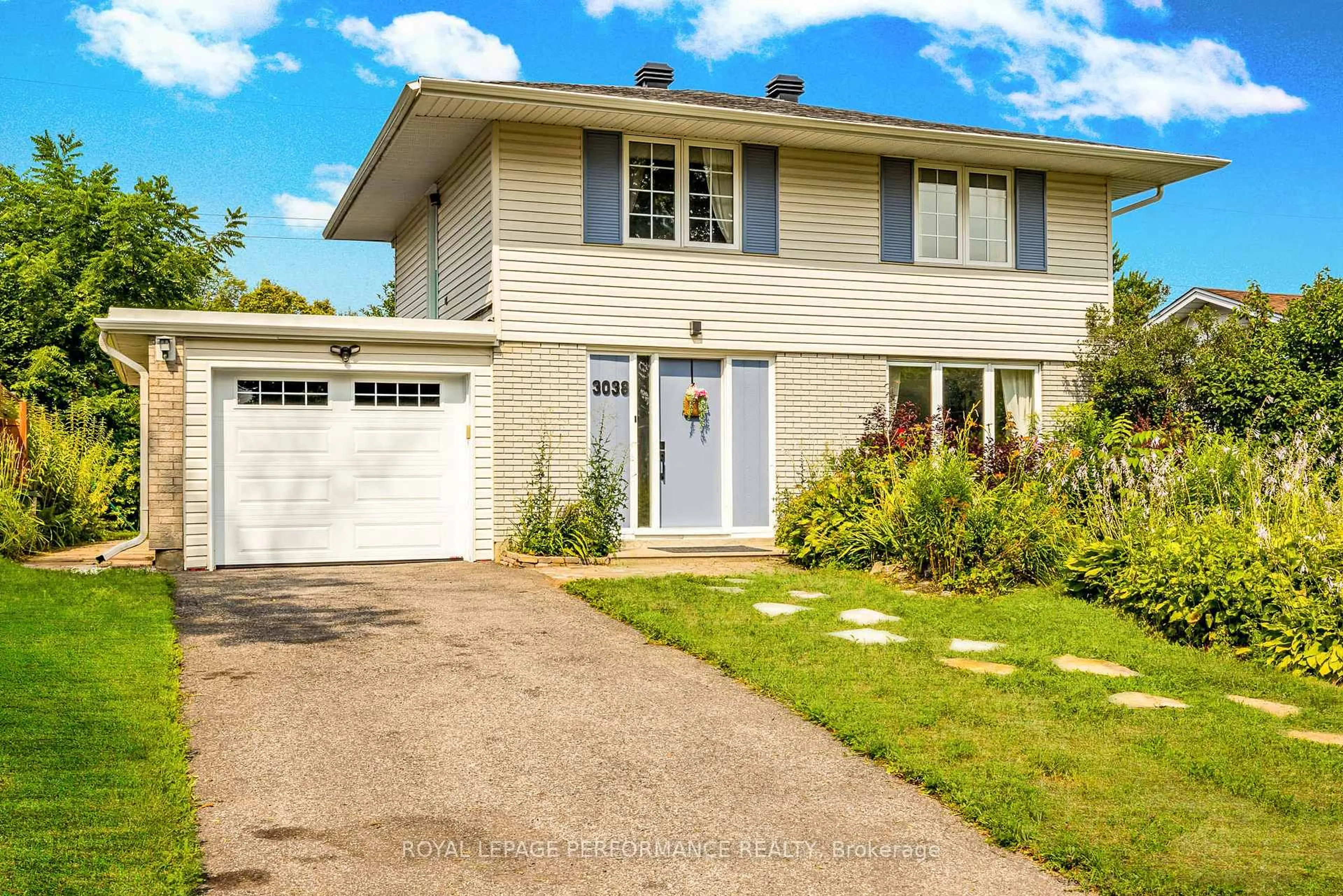Home with vinyl exterior material, street for 3038 Southmore Dr, Ottawa Ontario K1V 6Z4
