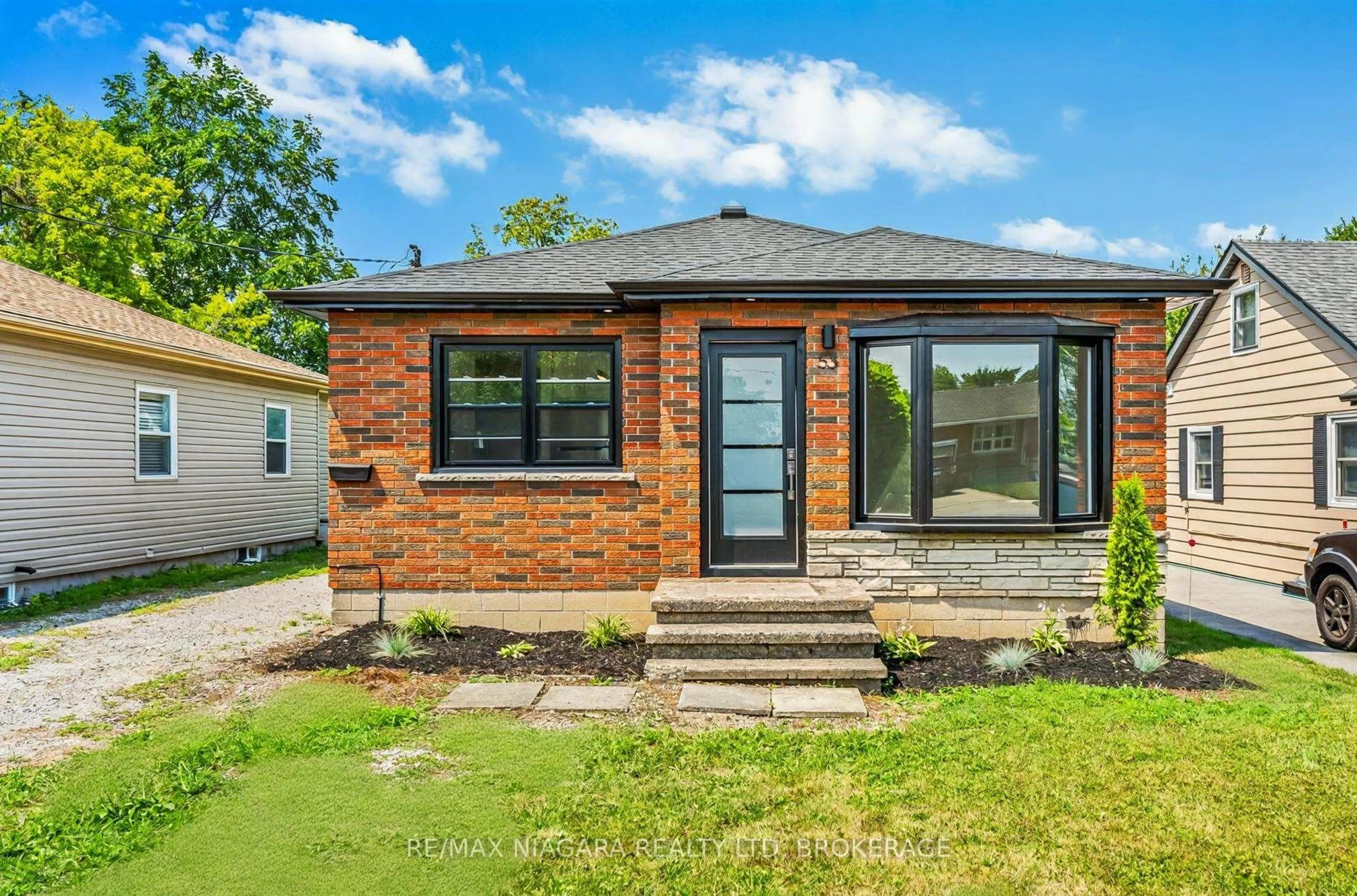Home with brick exterior material, street for 53 Collier Rd, Thorold Ontario L2V 3S9