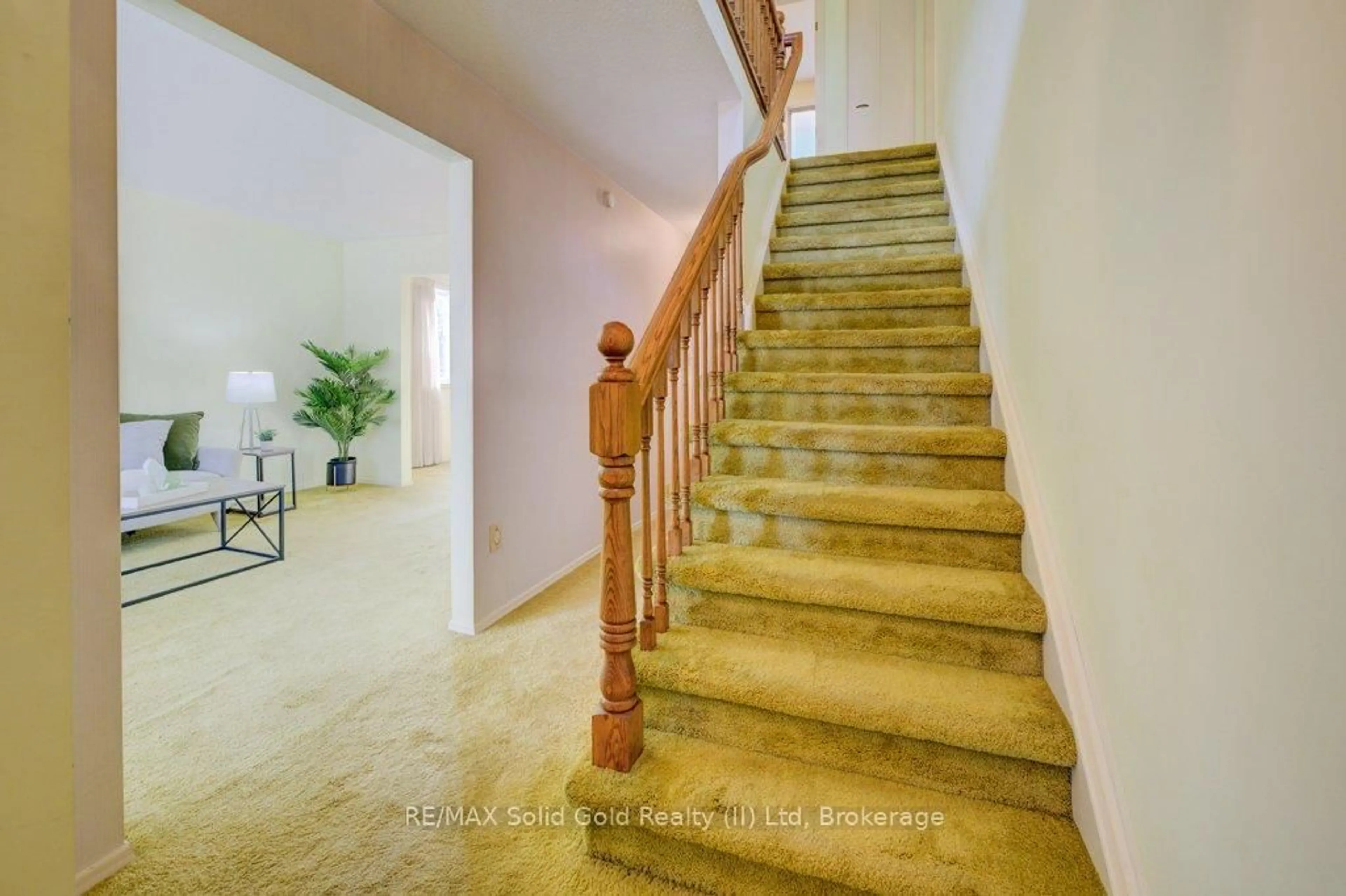 Stairs for 71 Ripley Cres, Kitchener Ontario N2N 1W2