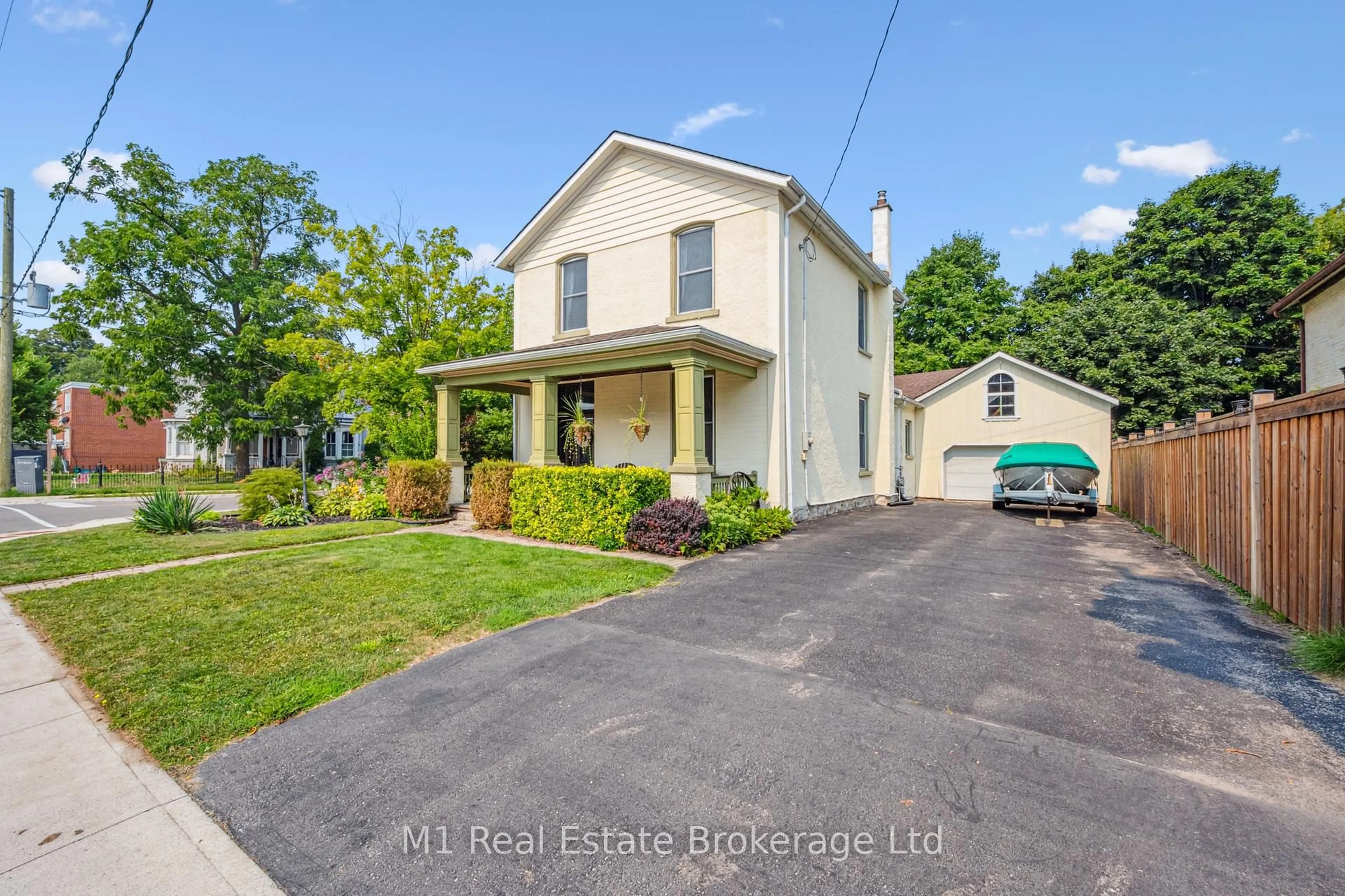 Unknown for 130 Cambridge St, Cambridge Ontario N1R 3S6