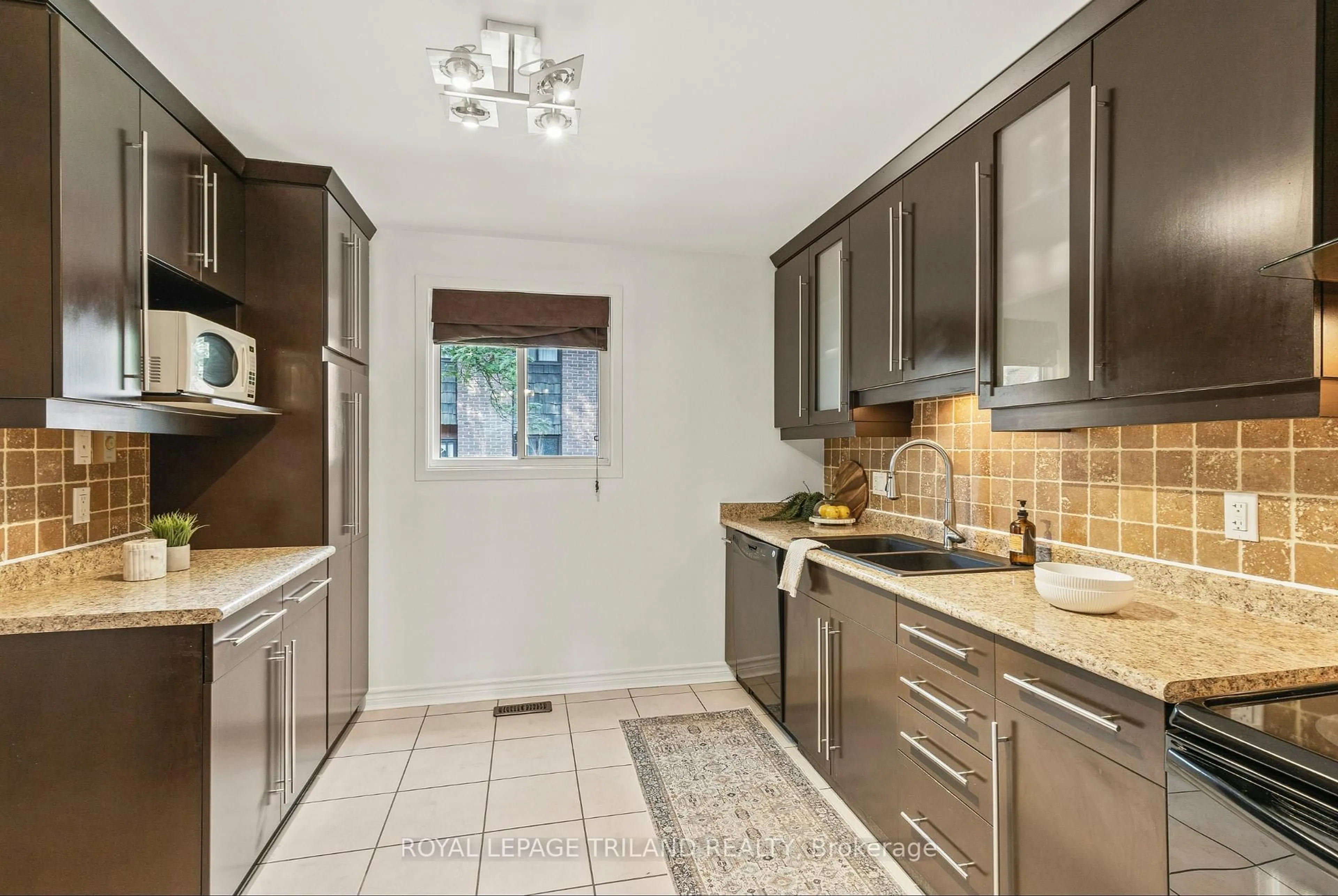Standard kitchen, ceramic/tile floor for 474 Southdale Rd #28, London South Ontario N6E 1A4