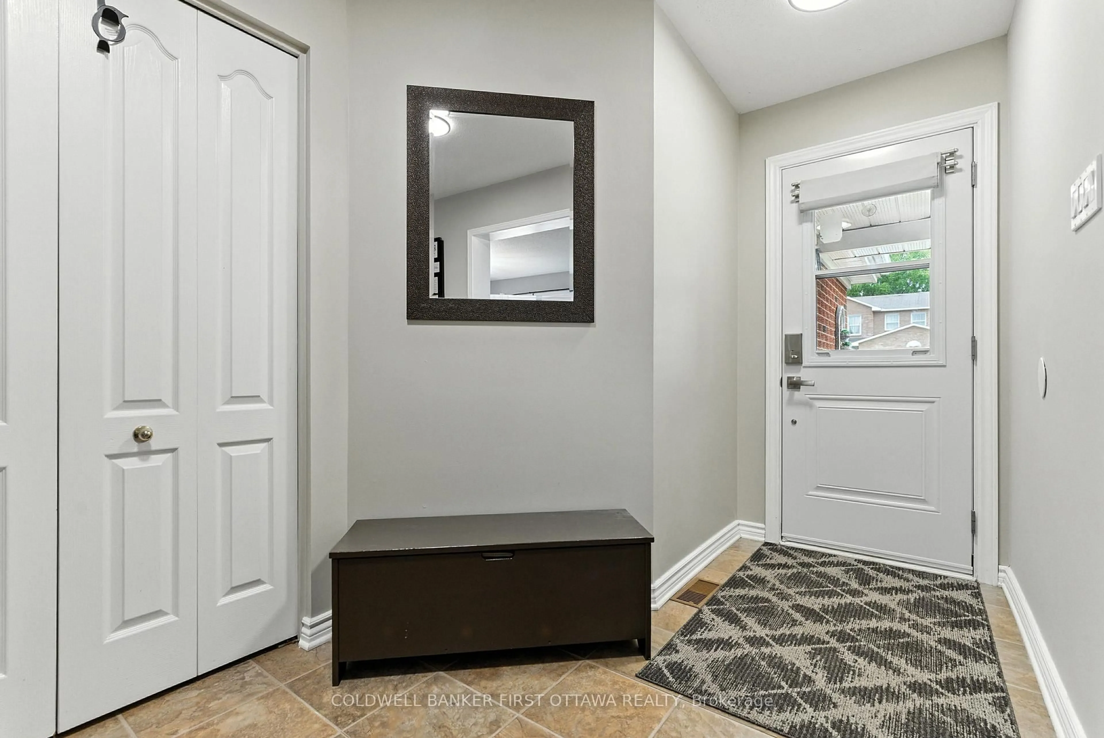 Indoor entryway for 9 Kluane Rdge, Kanata Ontario K2M 1Z7