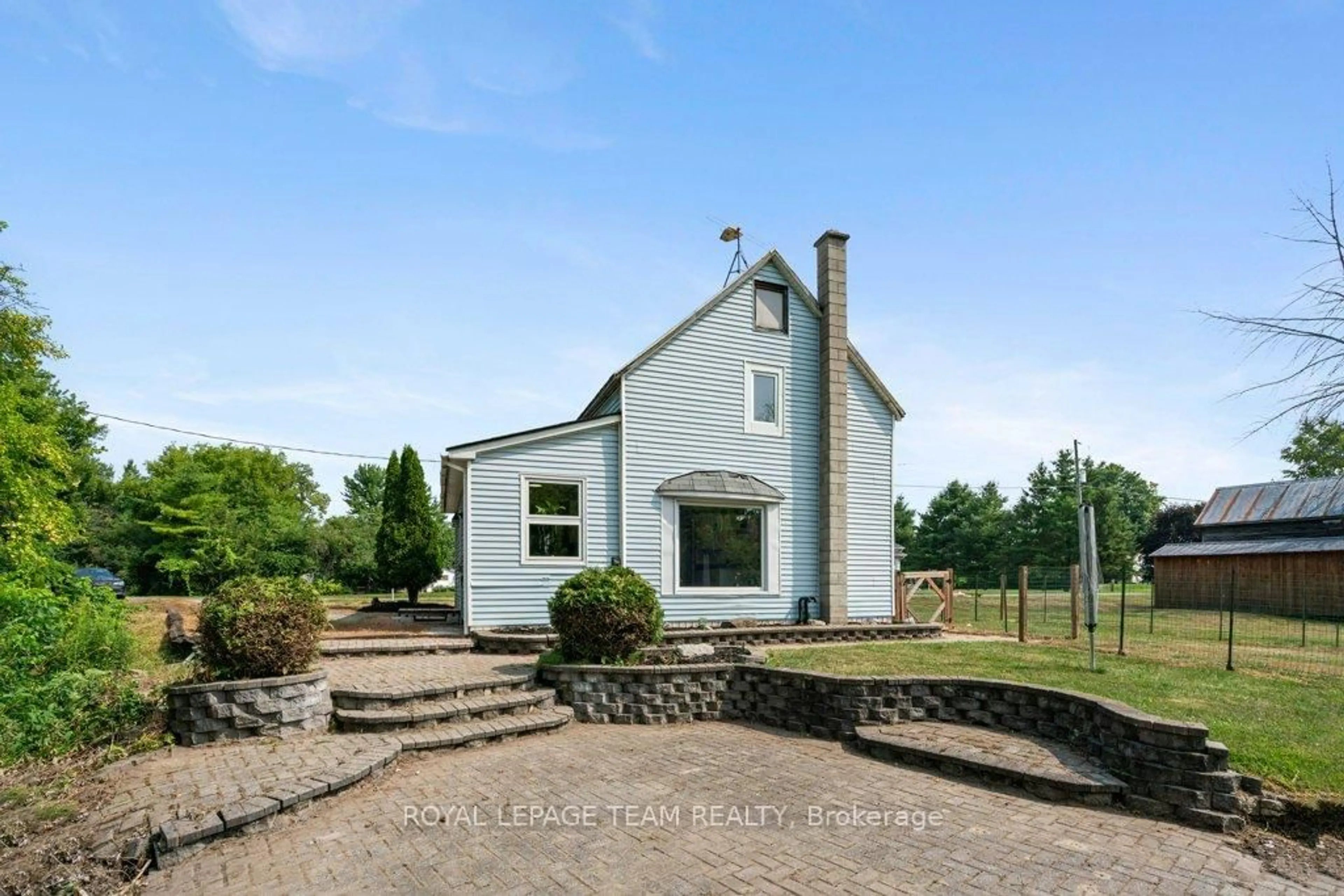 A pic from outside/outdoor area/front of a property/back of a property/a pic from drone, building for 11434 Sarah St, North Dundas Ontario K0E 1J0