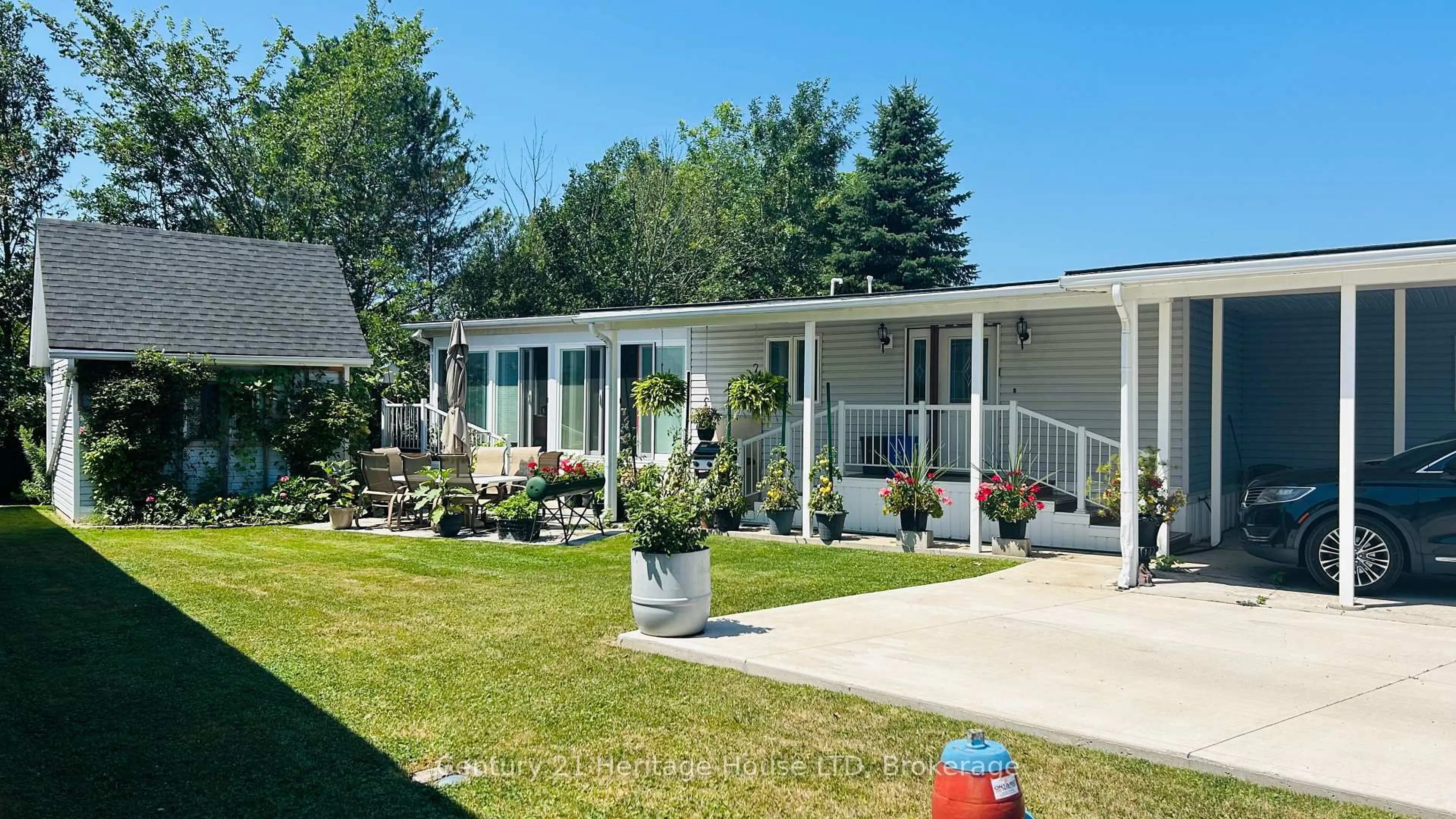 Home with vinyl exterior material, street for 3033 Townline Rd #59, Fort Erie Ontario L0S 1S1