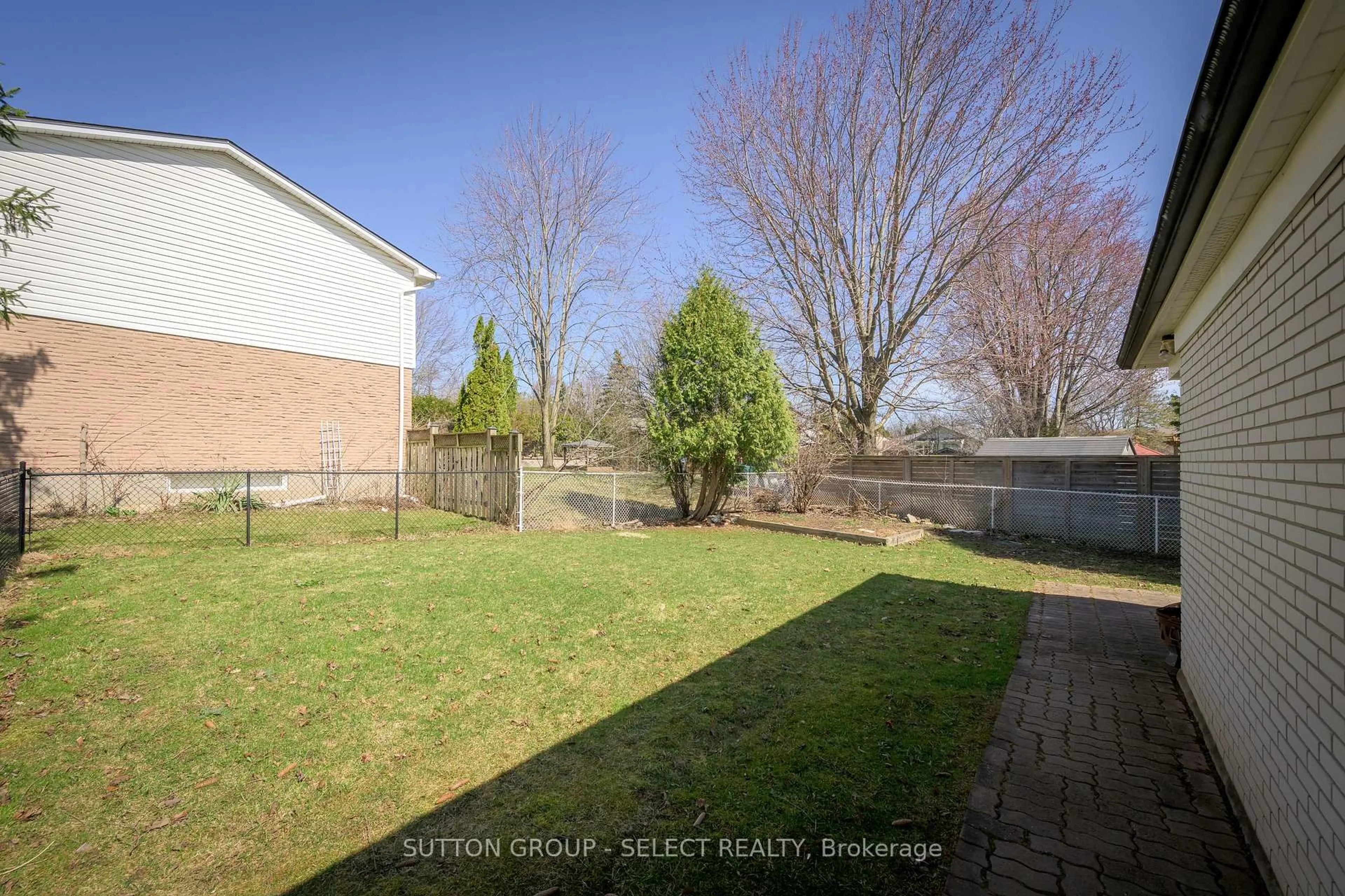 A pic from outside/outdoor area/front of a property/back of a property/a pic from drone, street for 696 Village Green Ave, London South Ontario N6K 1H1