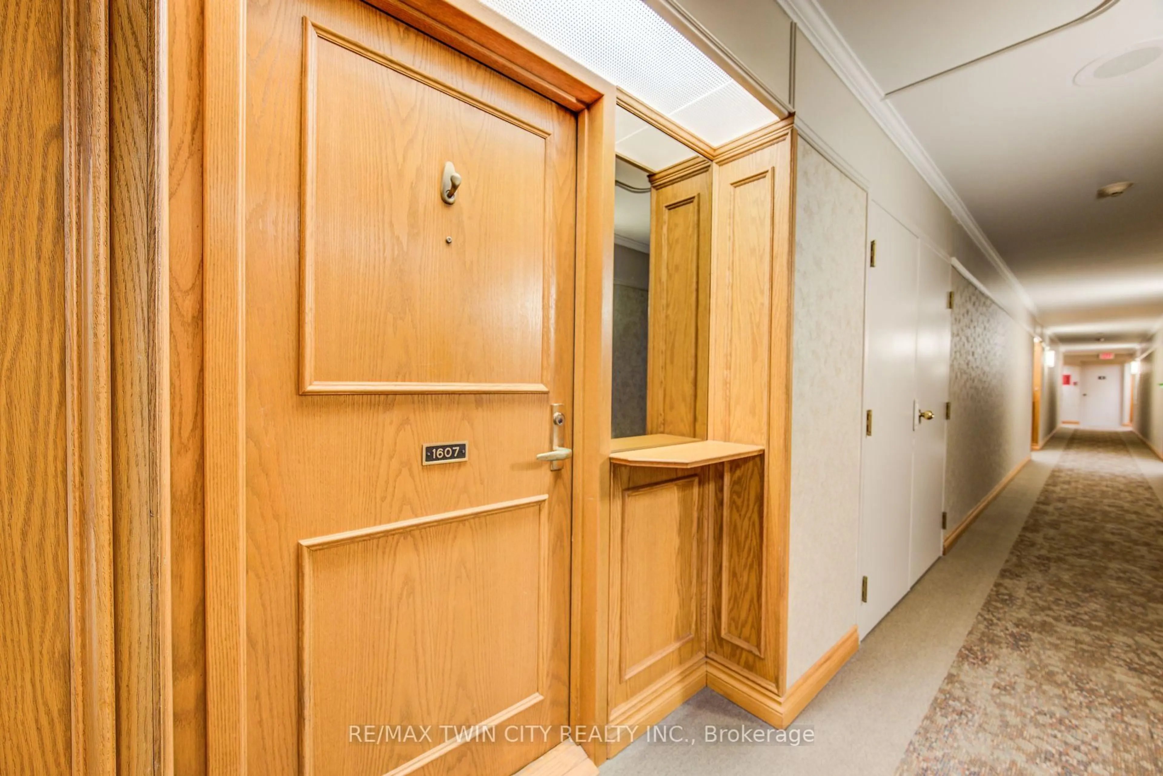 Unknown for 6 Willow St #1607, Waterloo Ontario N2J 4S3
