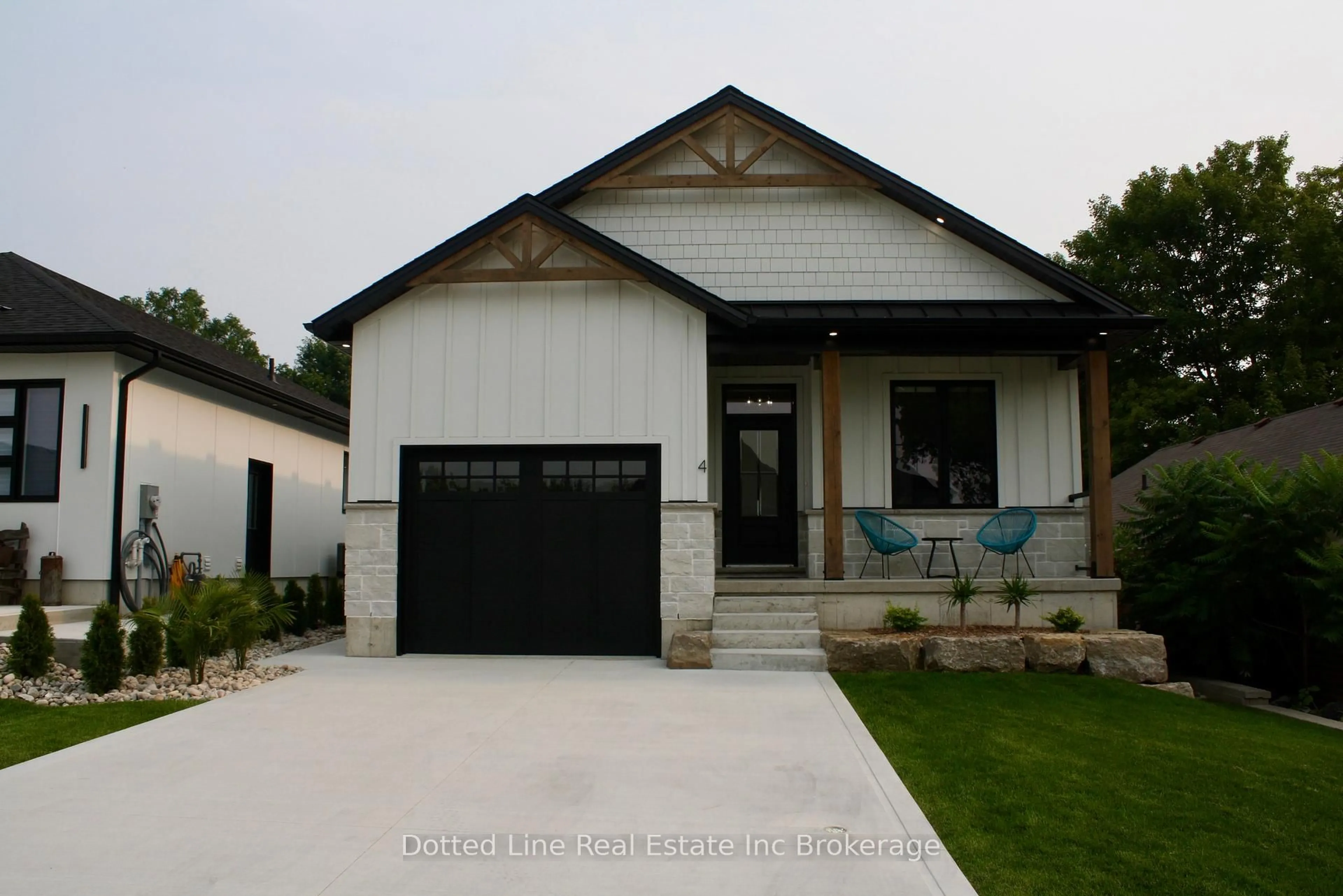 Home with vinyl exterior material, street for 4 Charles Crt, Bayham Ontario N0J 1T0