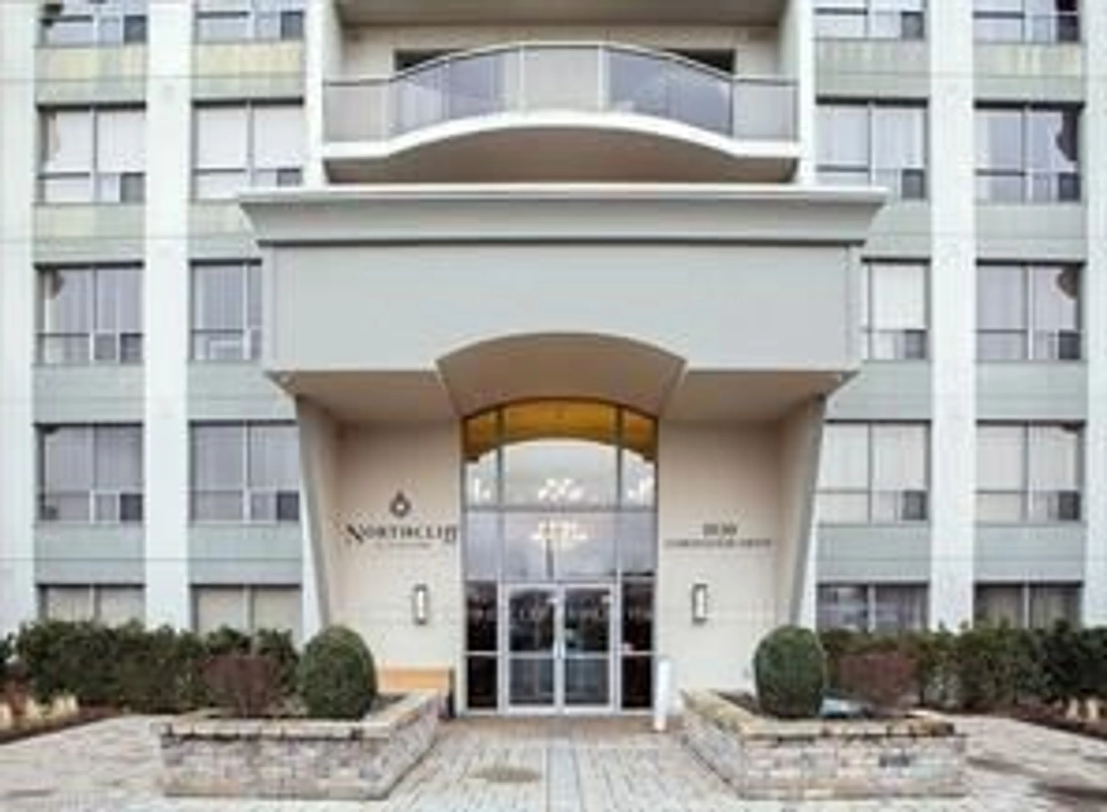 Indoor foyer for 1030 Coronation Dr #103, London North Ontario N6G 0G5