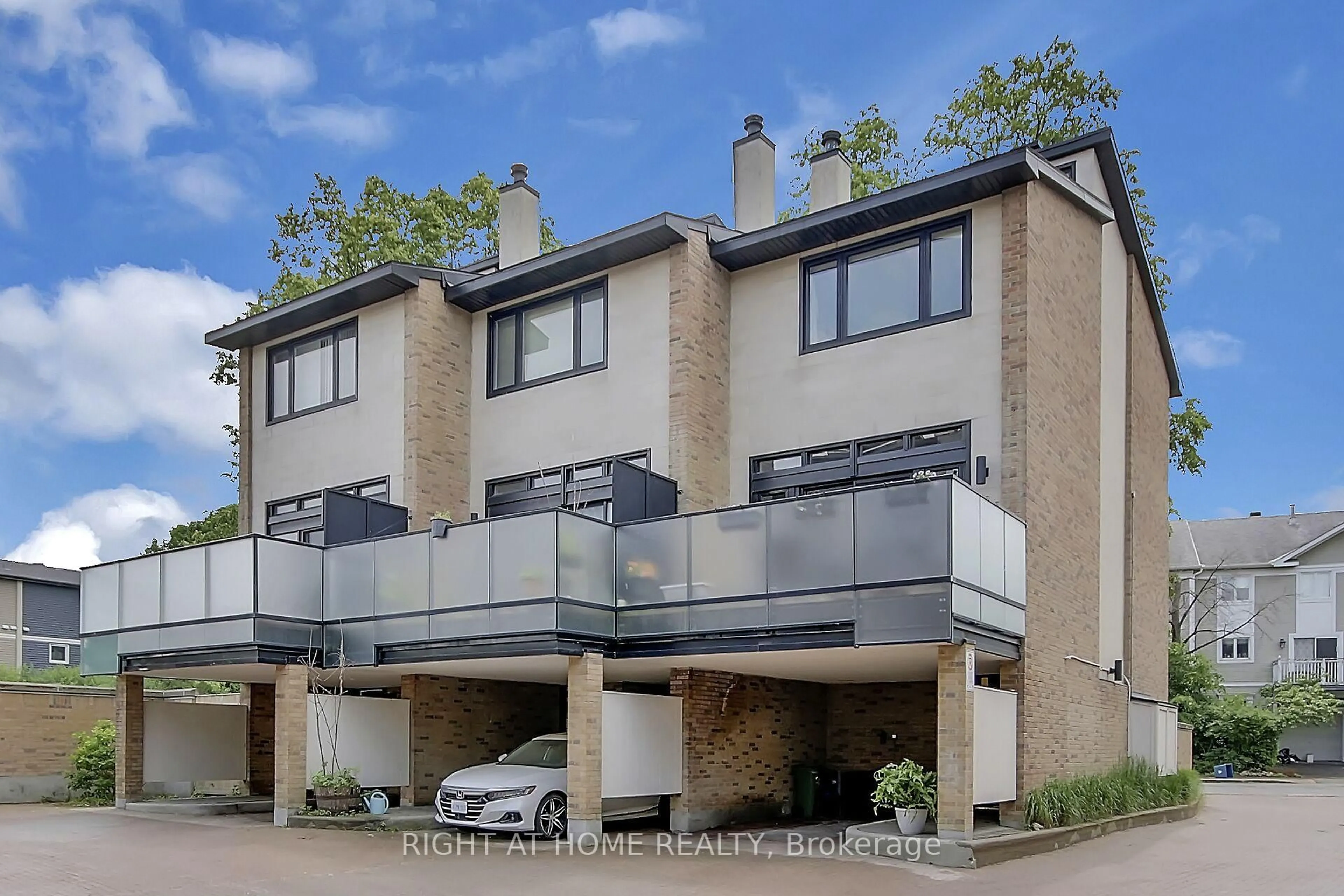 A pic from outside/outdoor area/front of a property/back of a property/a pic from drone, street for 575 Old St Patrick St #1, Ottawa Ontario K1N 9H5