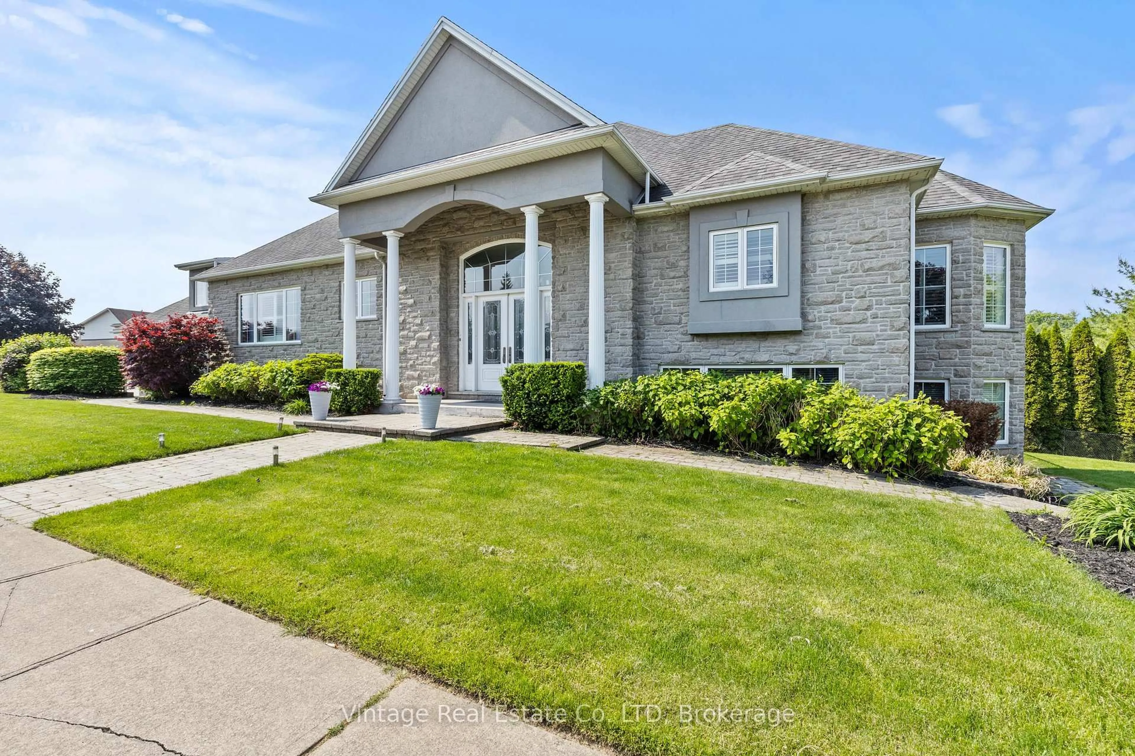 Home with brick exterior material, street for 3689 Cardinal Dr, Niagara Falls Ontario L2H 2Y1